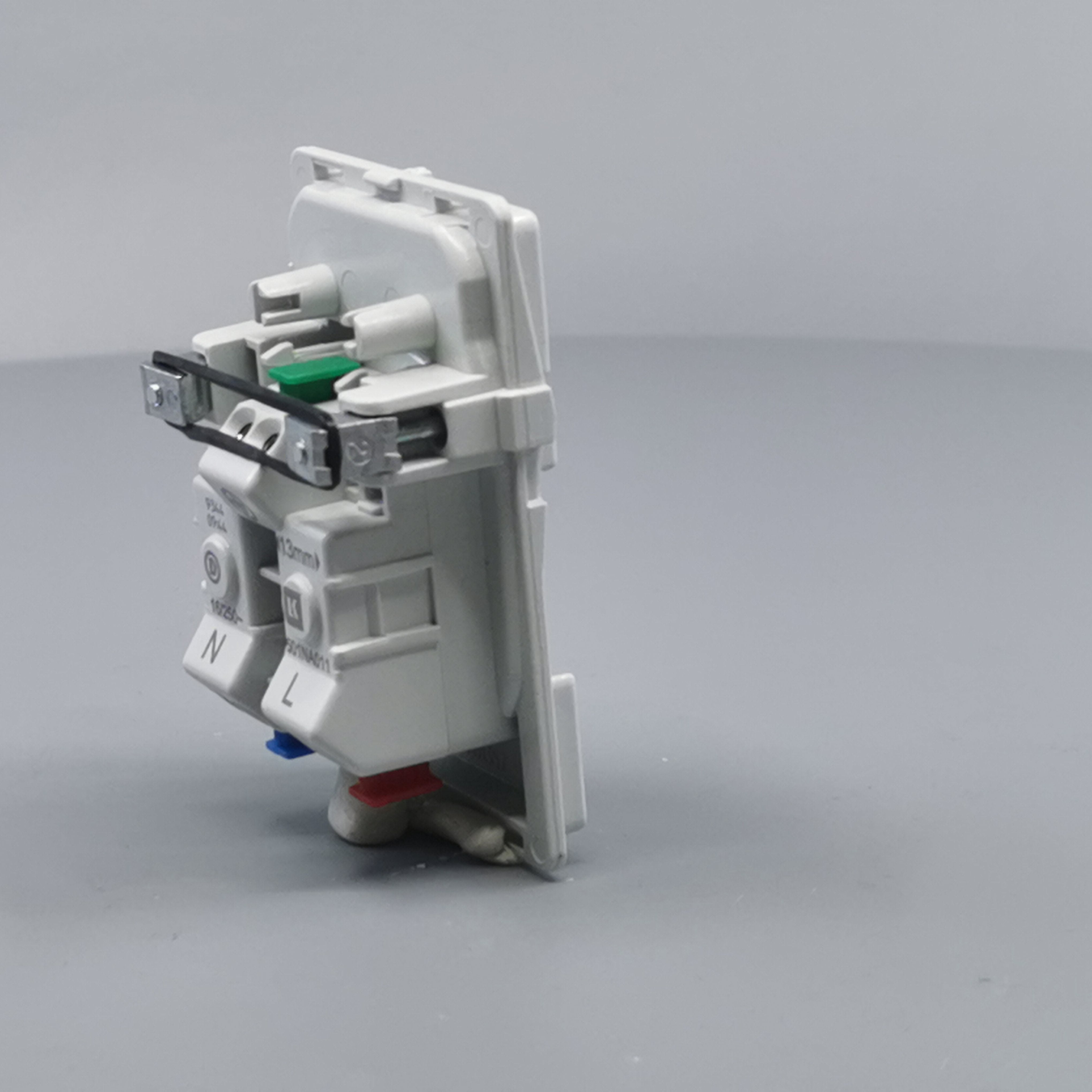 Fuga stikkontakt 2-pol m/jord 1½m uden afdækning