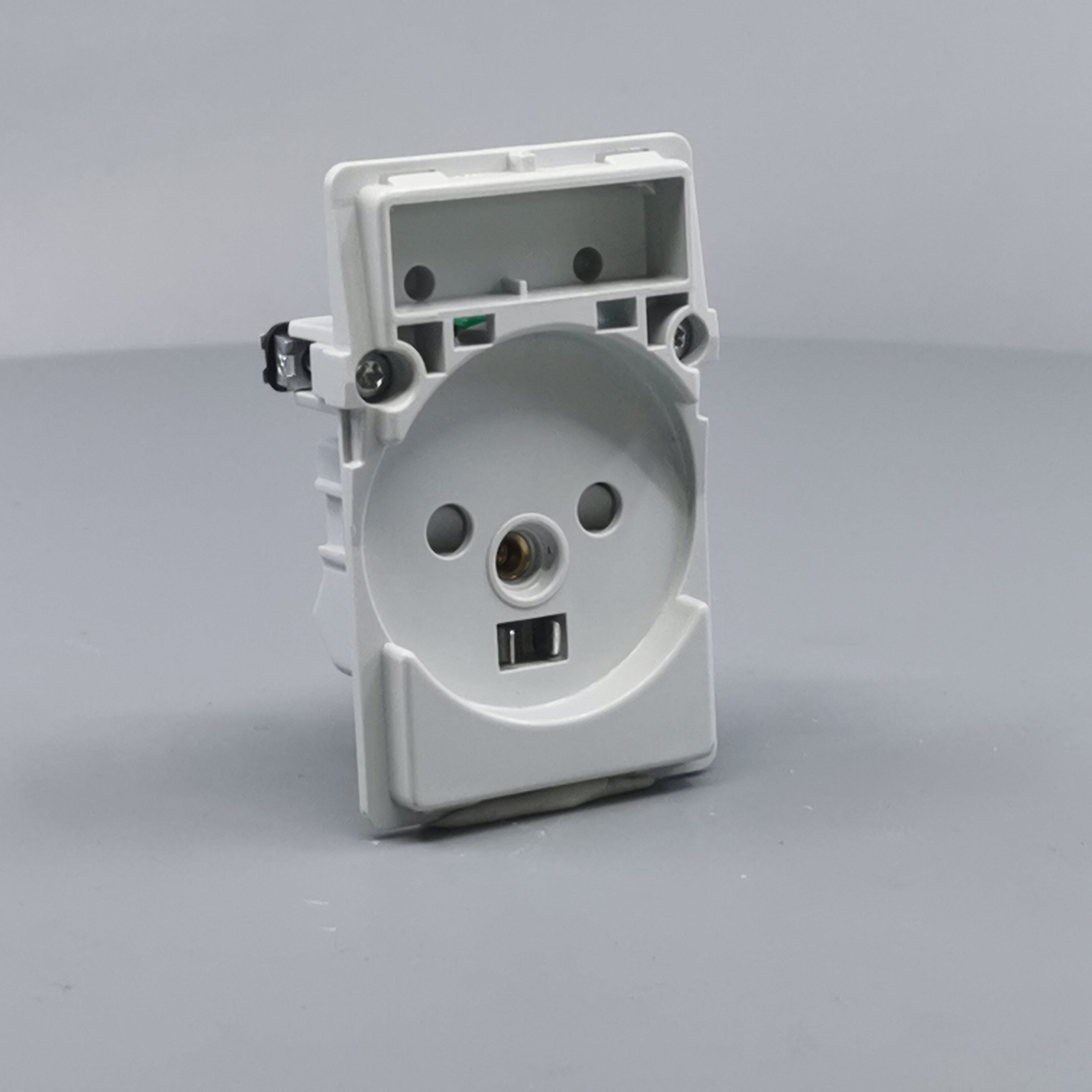 Fuga stikkontakt 2-pol m/jord 1½m uden afdækning