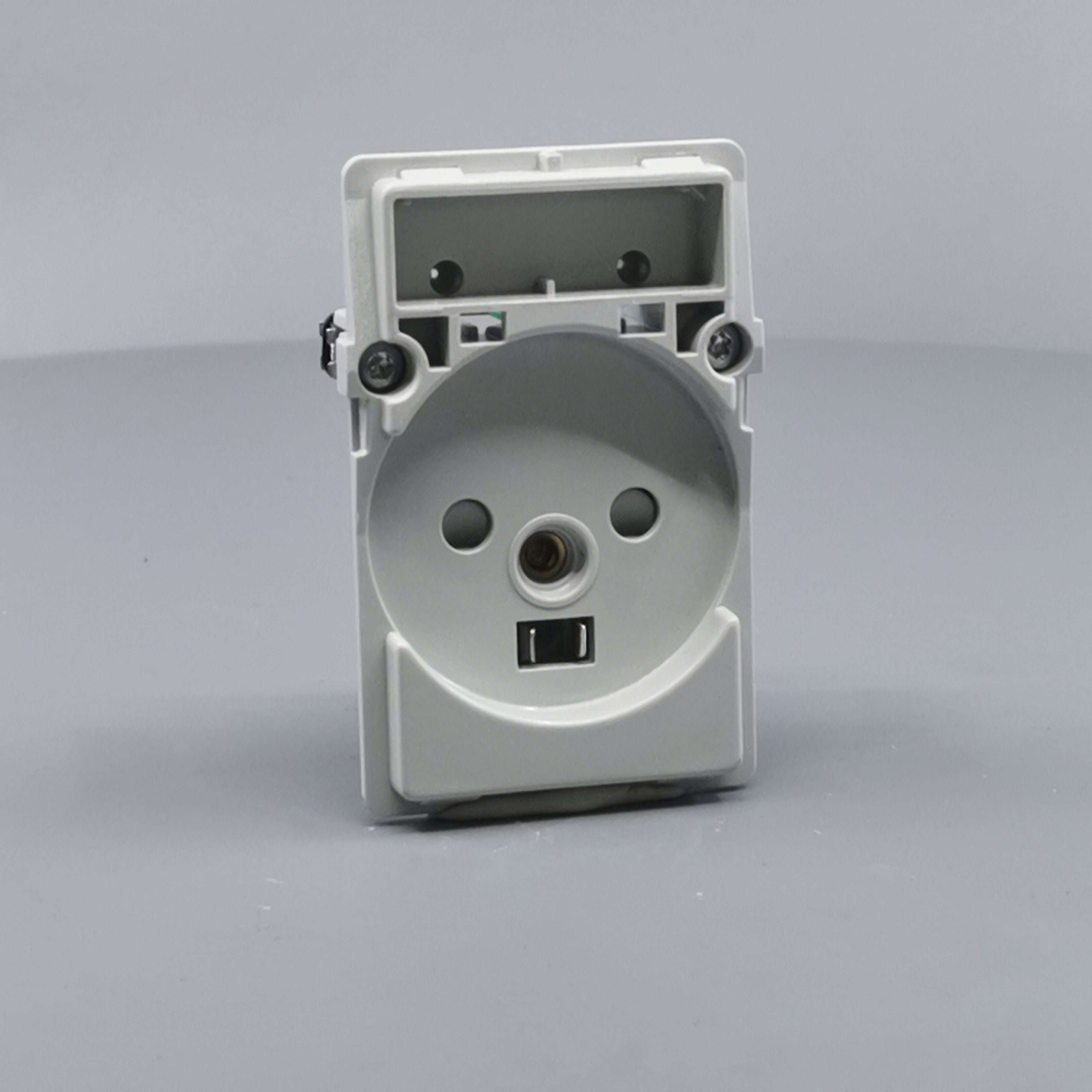 Fuga stikkontakt 2-pol m/jord 1½m uden afdækning