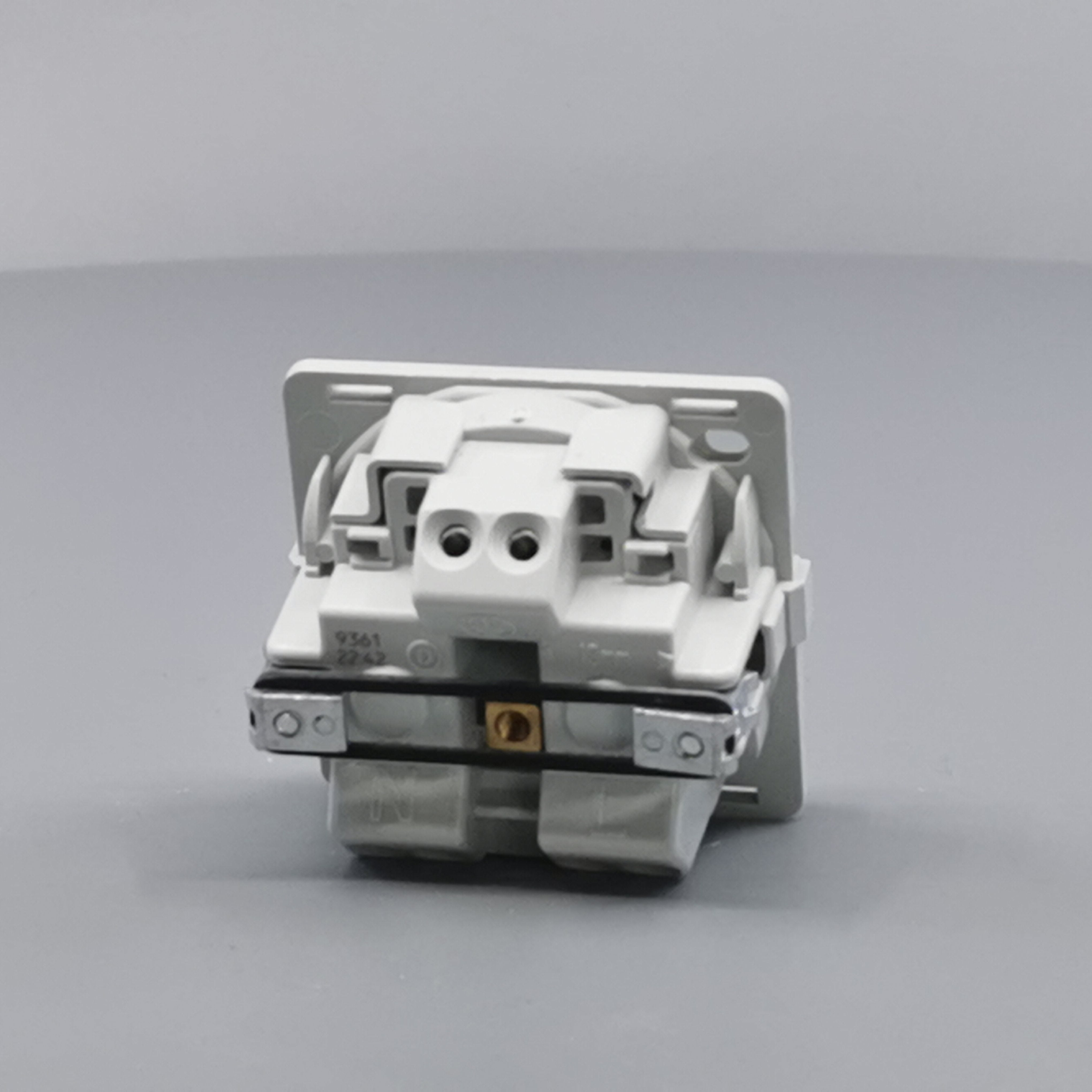 Fuga 1m stikkontakt m/jord uden afdækning