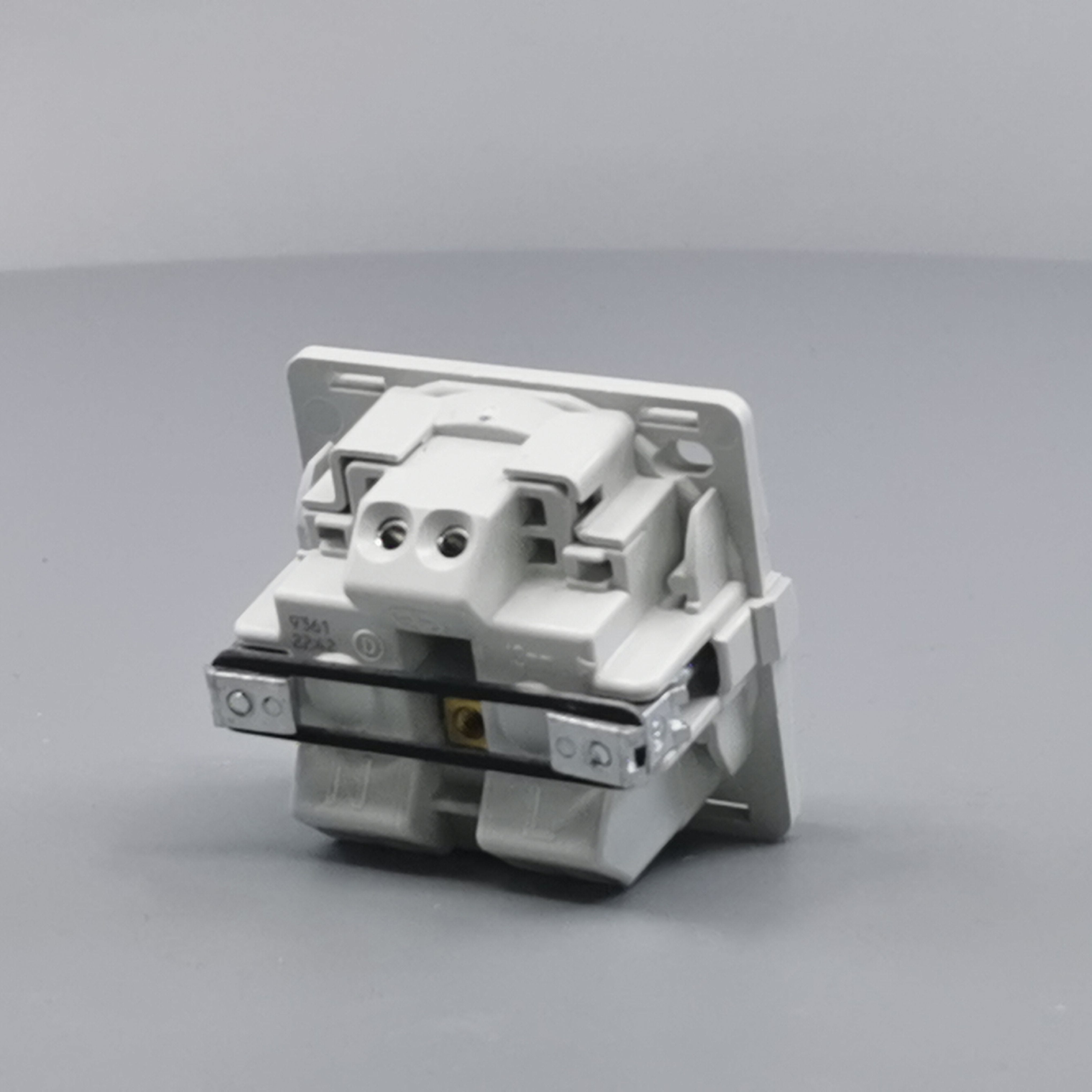 Fuga 1m stikkontakt m/jord uden afdækning