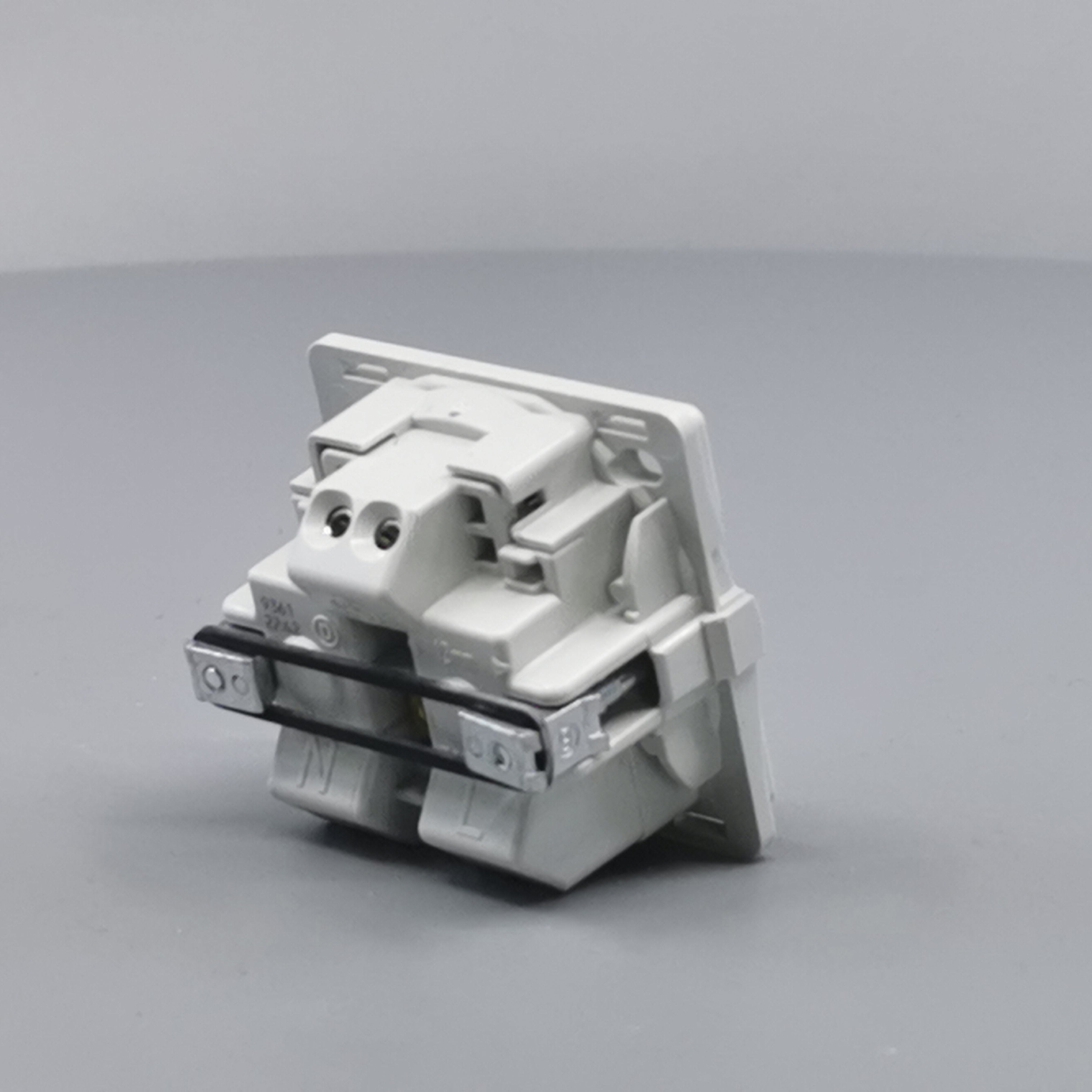 Fuga 1m stikkontakt m/jord uden afdækning