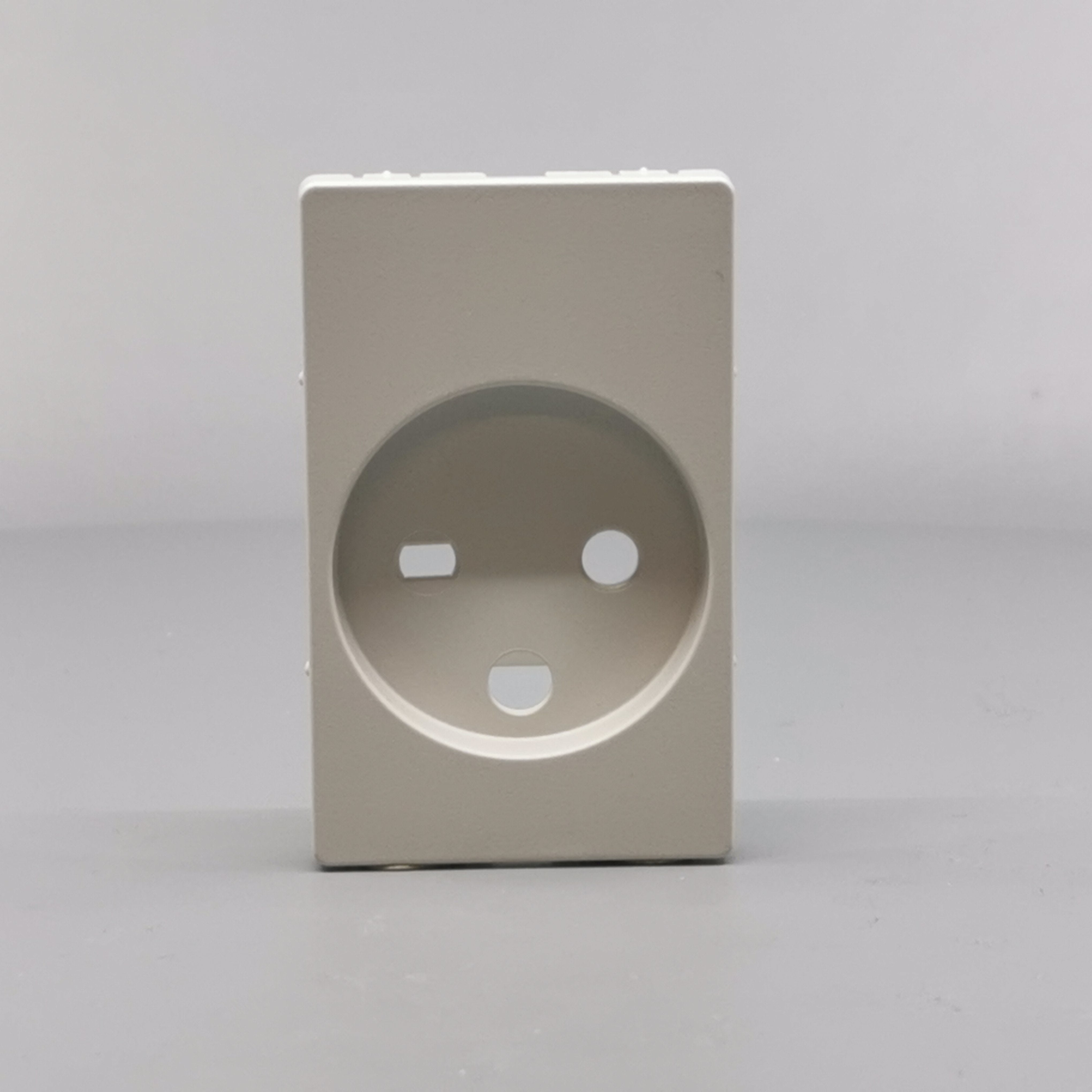 Fuga afdækning til hospital stikkontakt m. jord 1½ modul - lysegrå