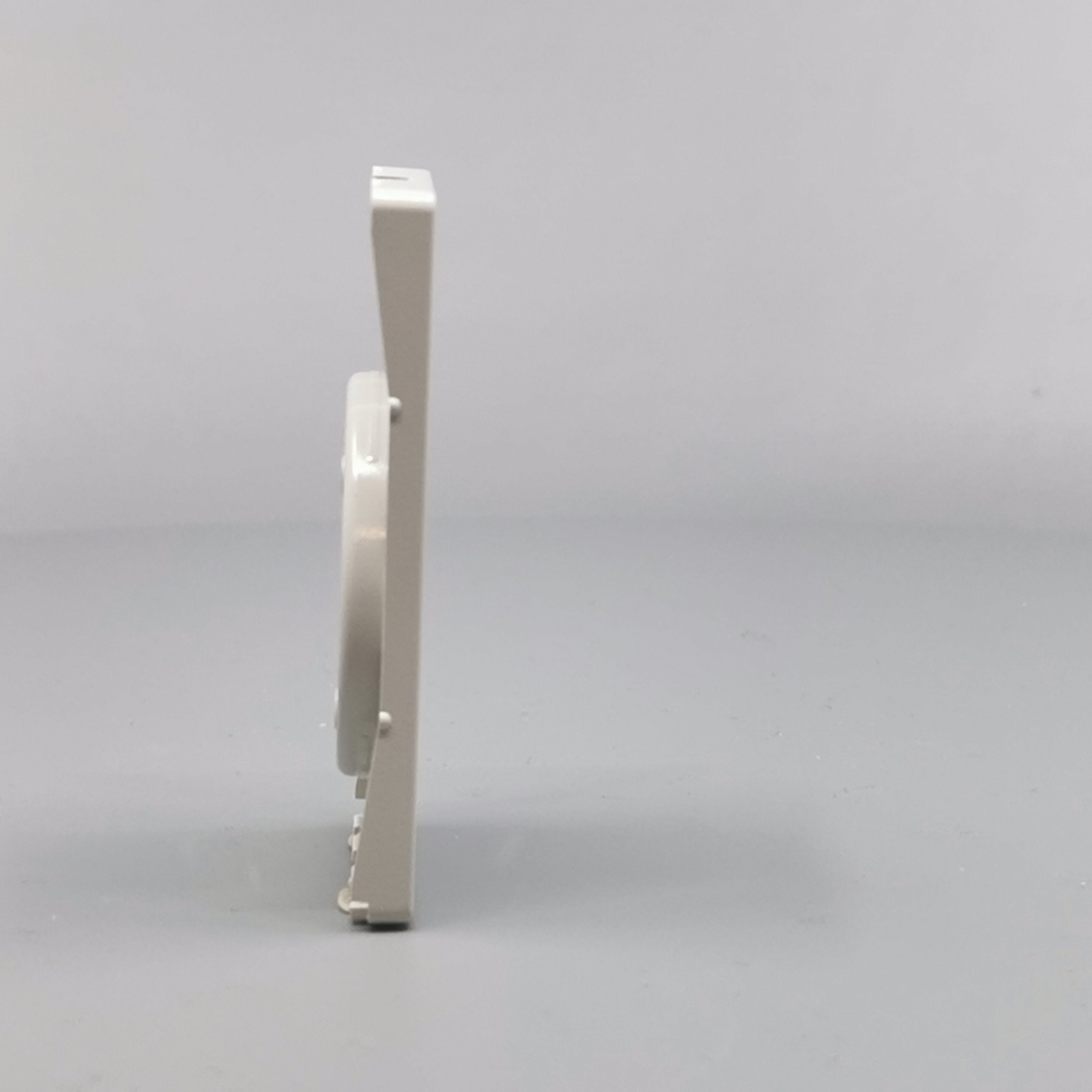 Fuga afdækning til hospital stikkontakt m. jord 1½ modul - lysegrå