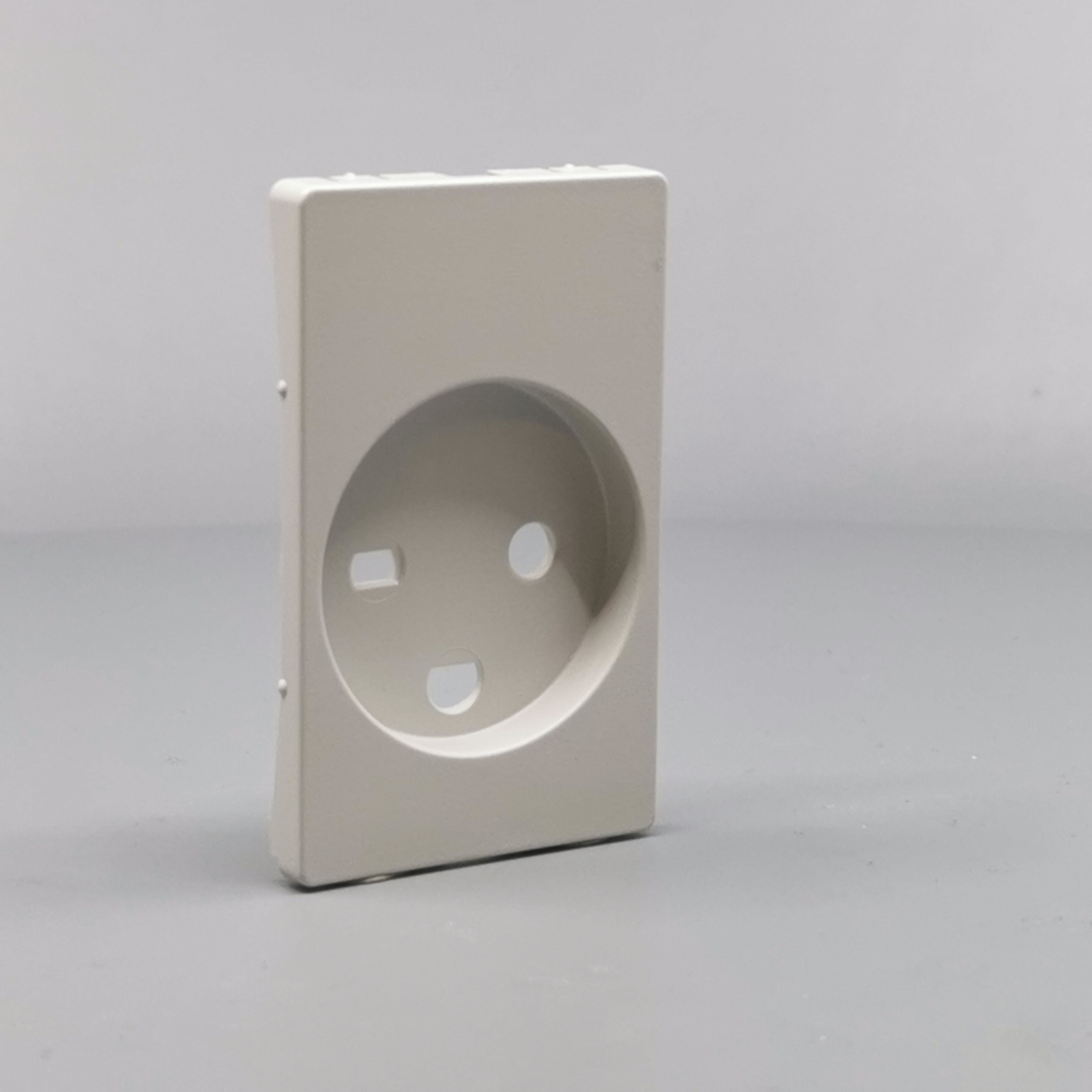 Fuga afdækning til hospital stikkontakt m. jord 1½ modul - lysegrå