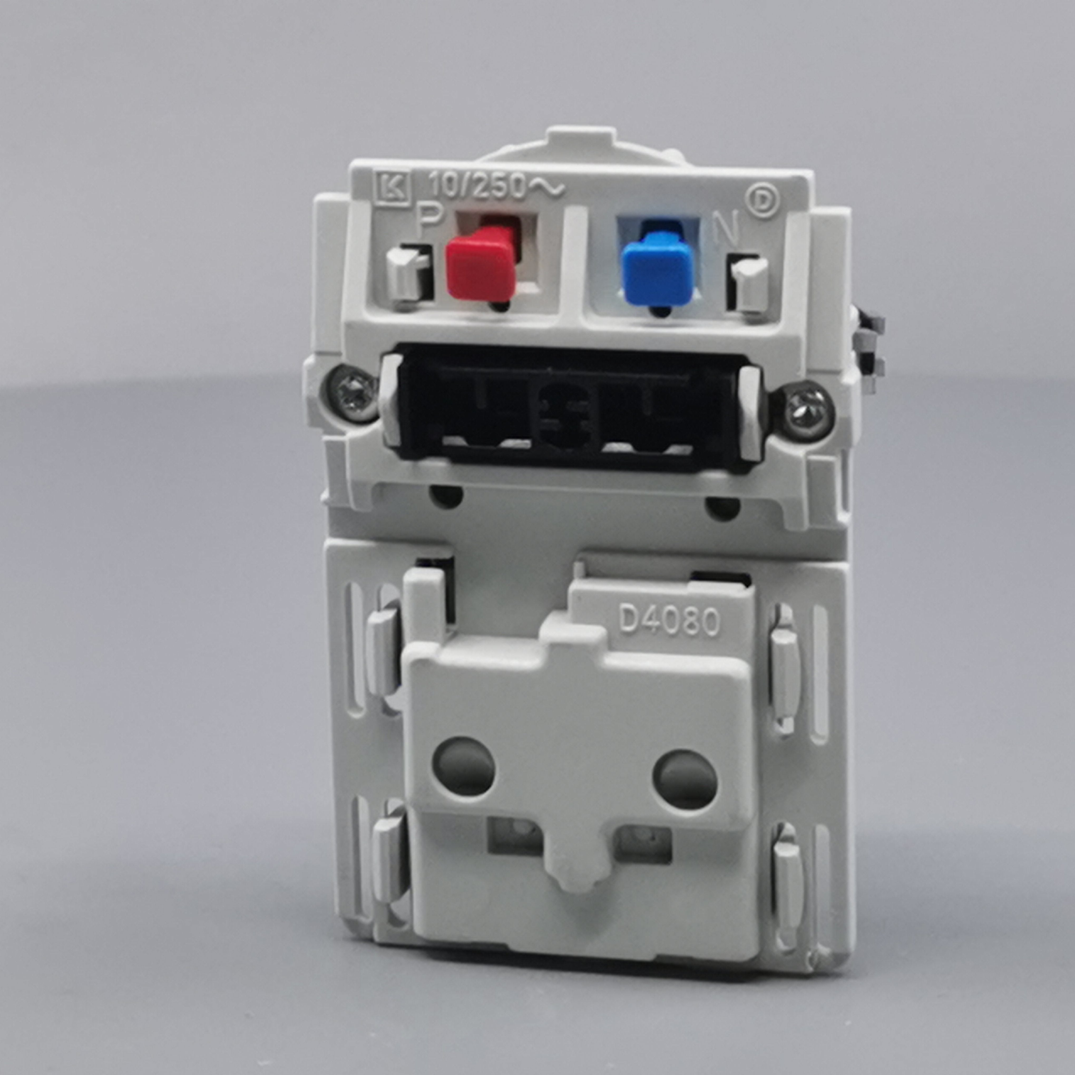 Fuga stikkontakt 2-pol med afbryder 1½m