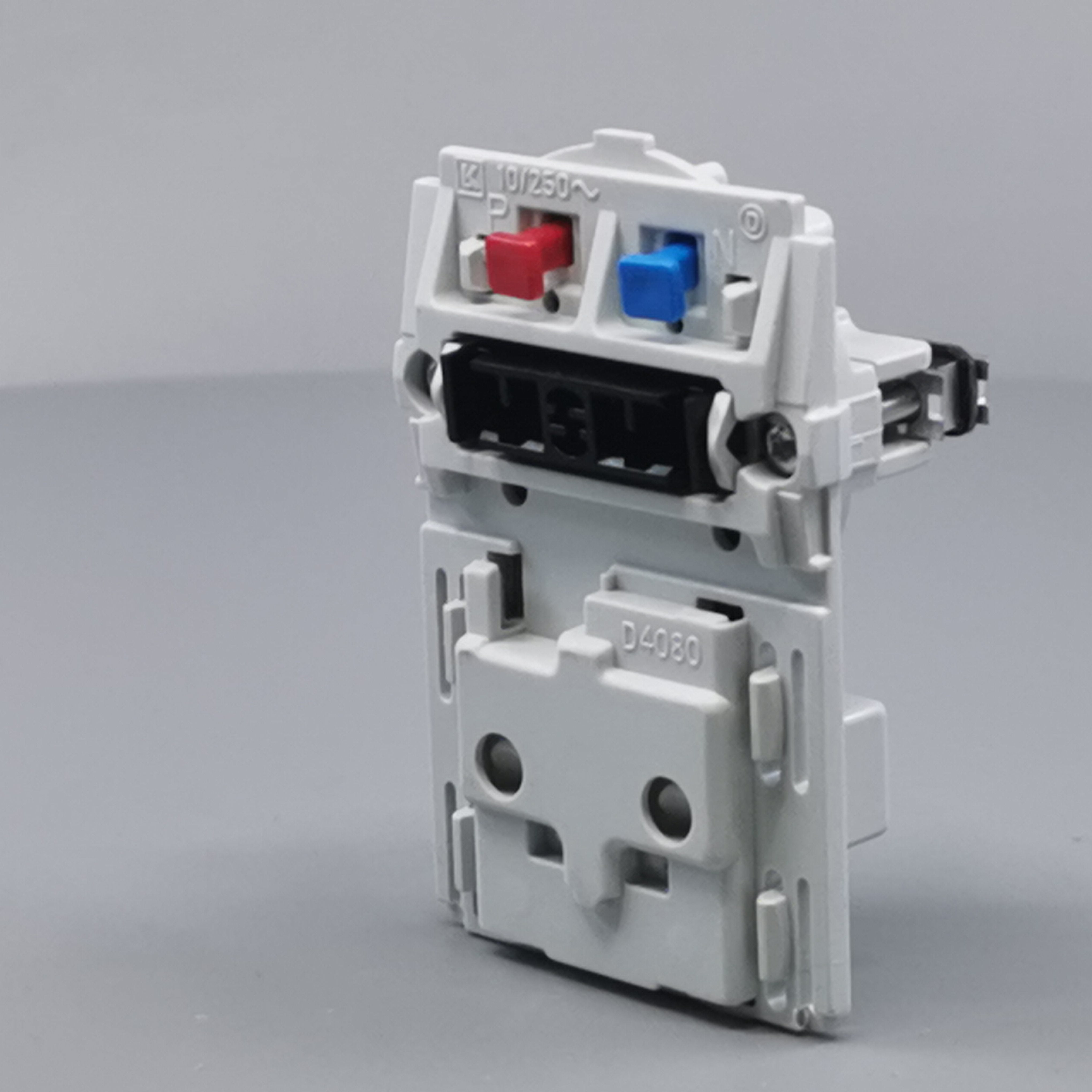 Fuga stikkontakt 2-pol med afbryder 1½m