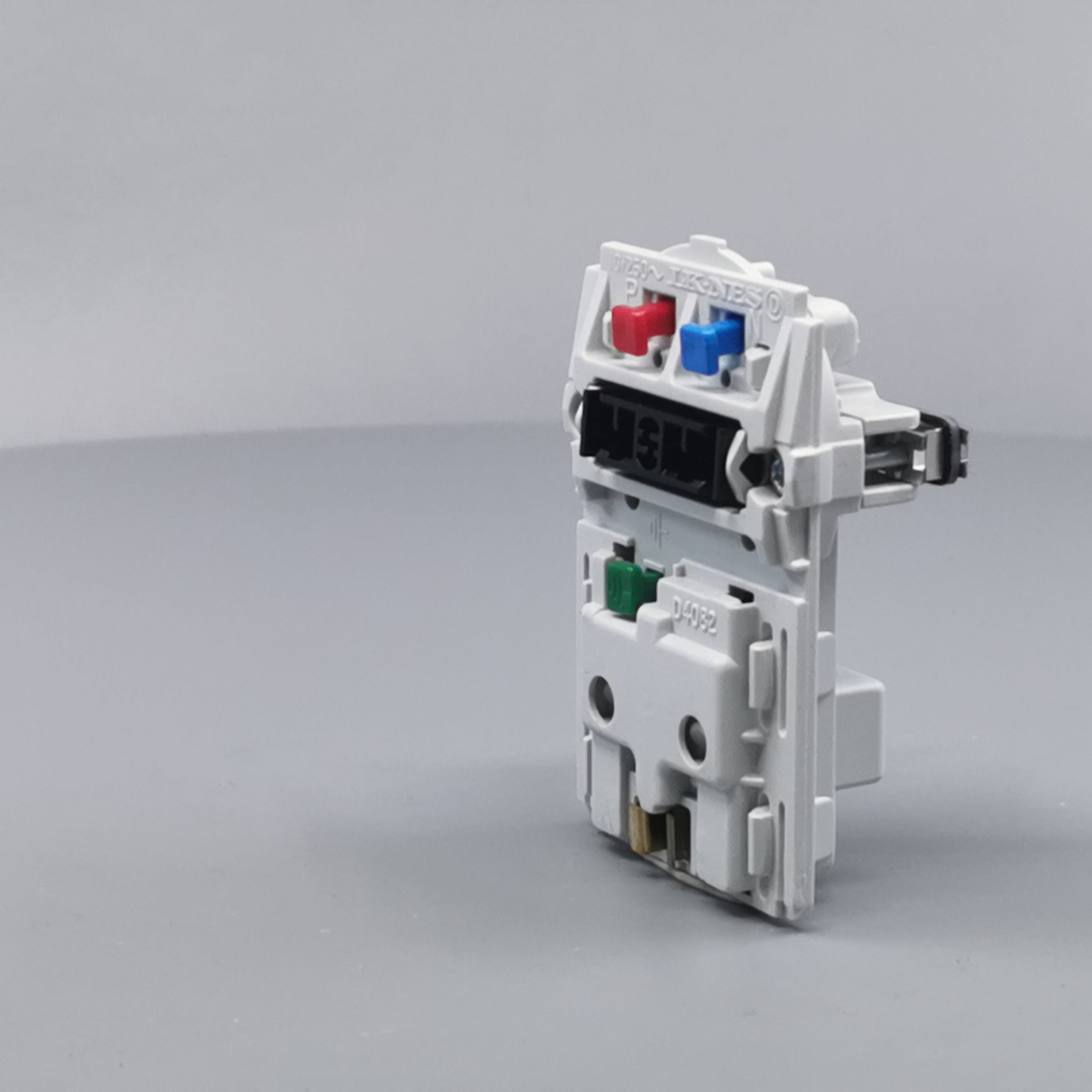 Fuga stikk. 2-pol m/jord med afbryder 1½m