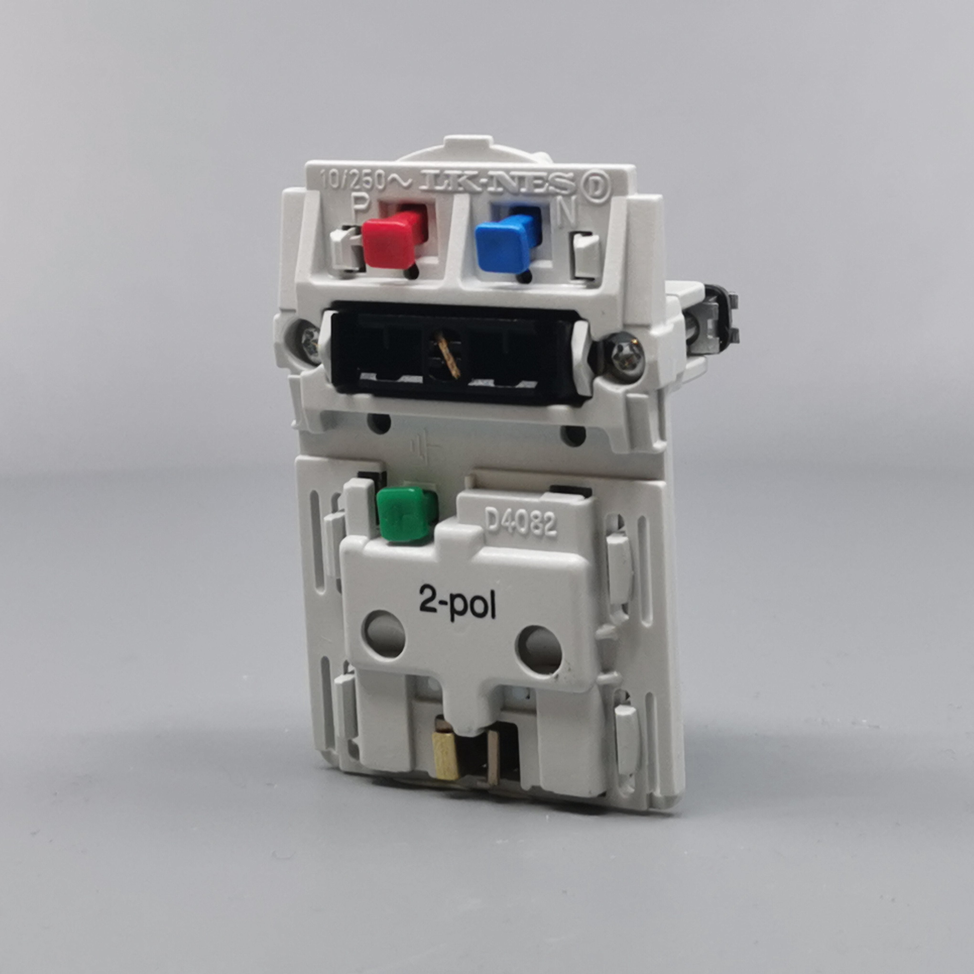 Fuga stikkontakt 2-pol m/jord afbryder 1½m