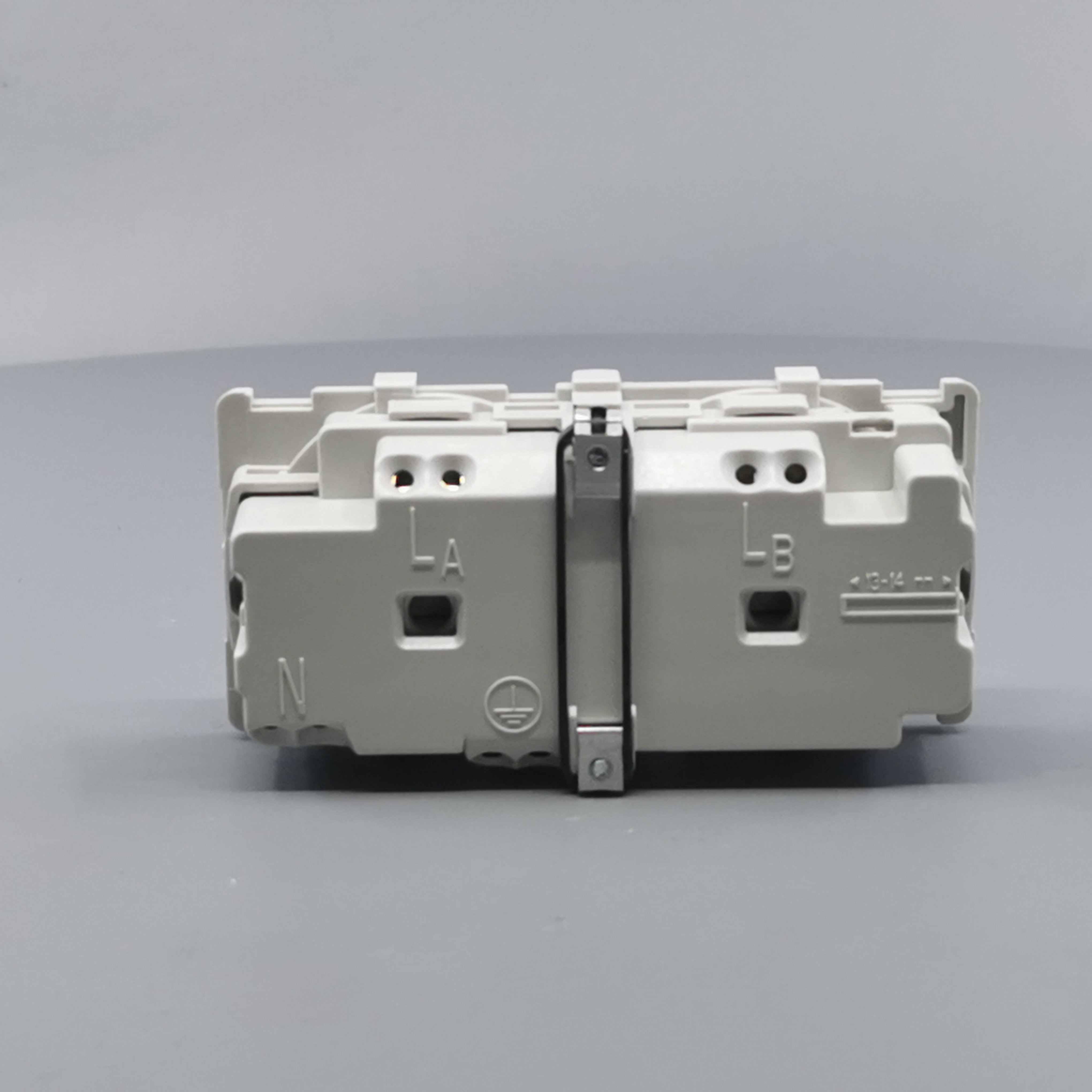 Fuga dobbelt stikkontakt 2-polet m/jord 2m