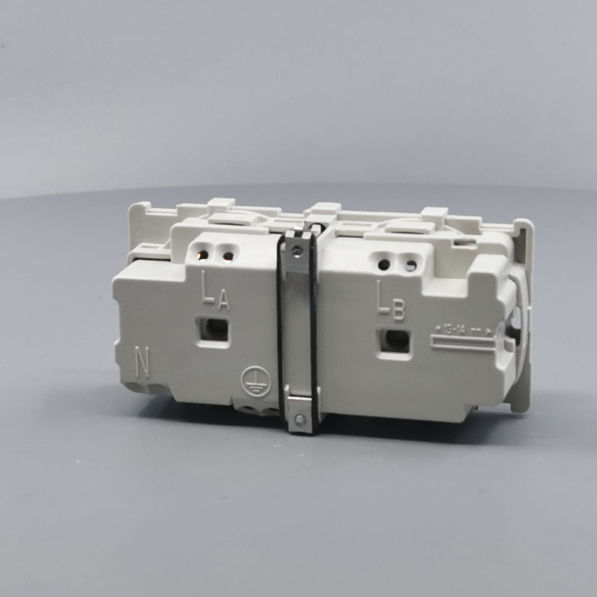 Fuga dobbelt stikkontakt 2-polet m/jord 2m (360° frame 14)