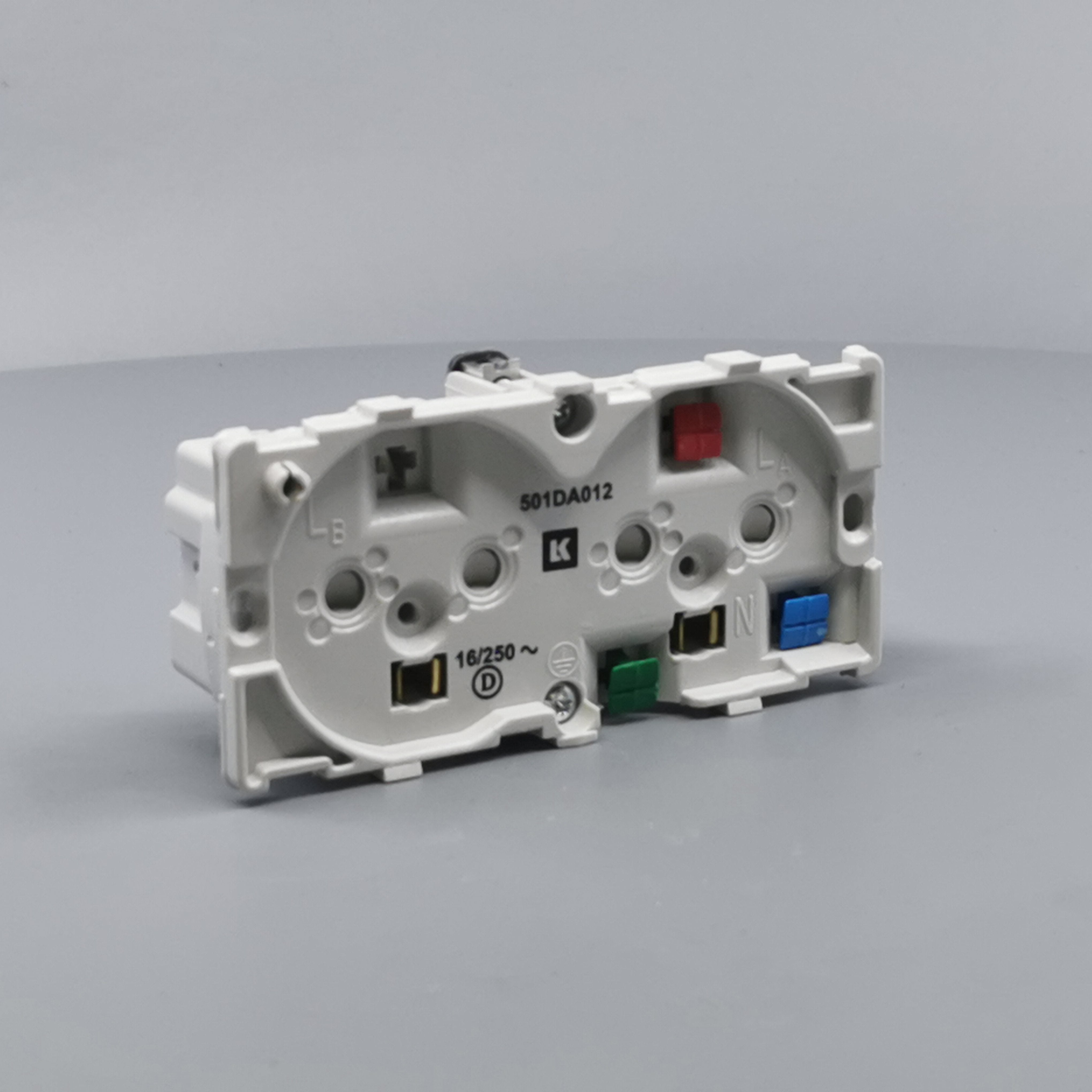 Fuga dobbelt stikkontakt 2-polet m/jord 2m