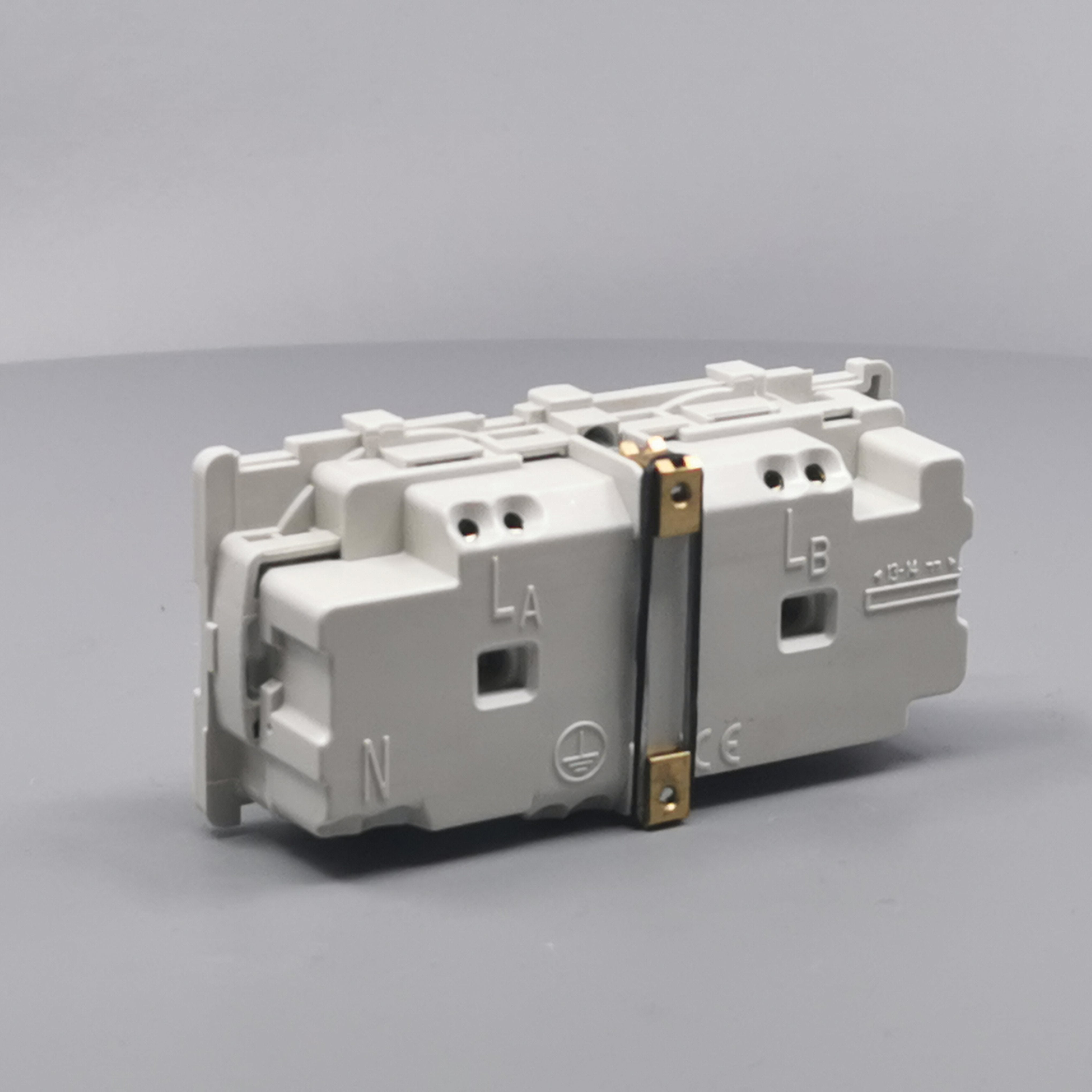 Fuga dobbelt stikkontakt for 2 tændinger 2-polet m