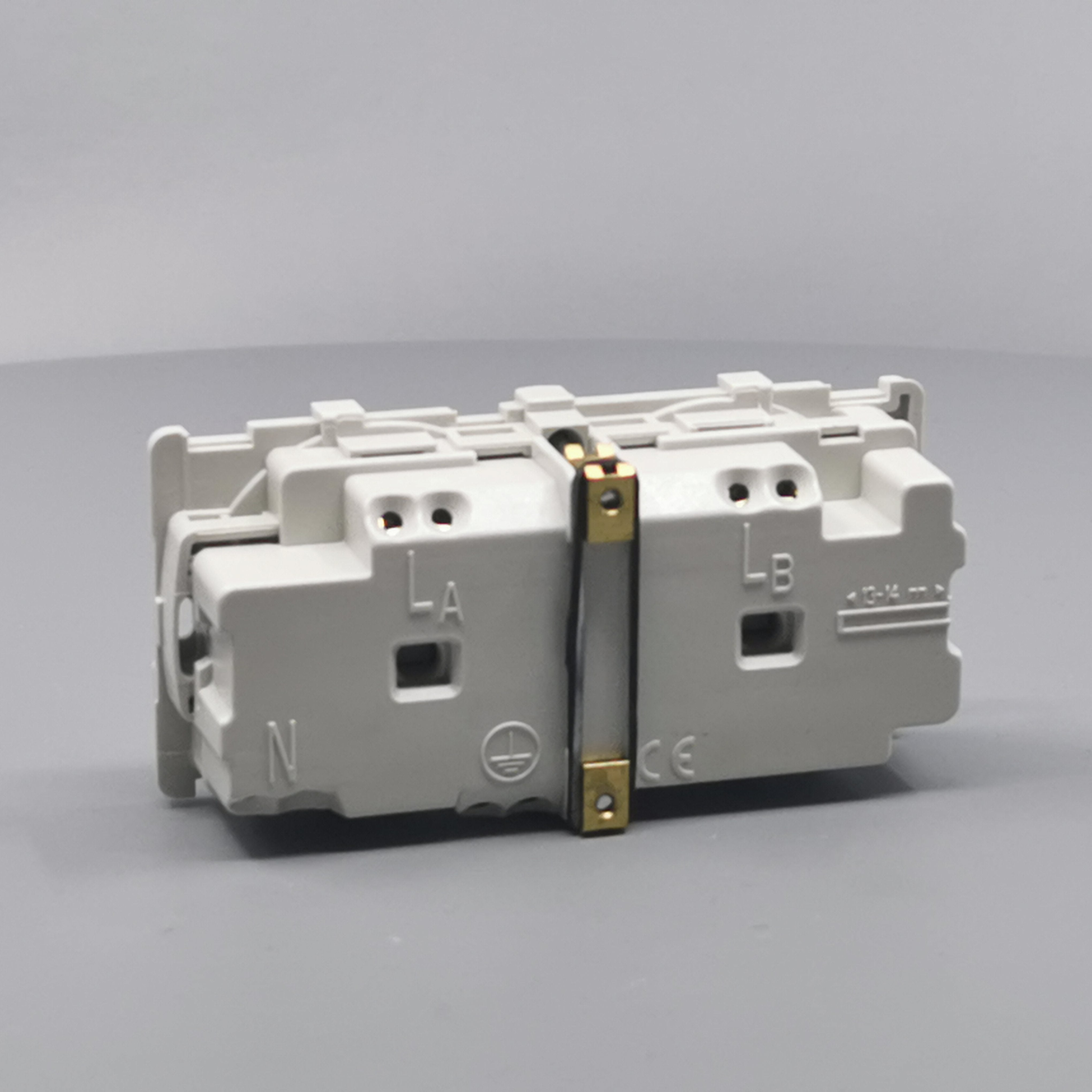 Fuga dobbelt stikkontakt for 2 tændinger 2-polet m