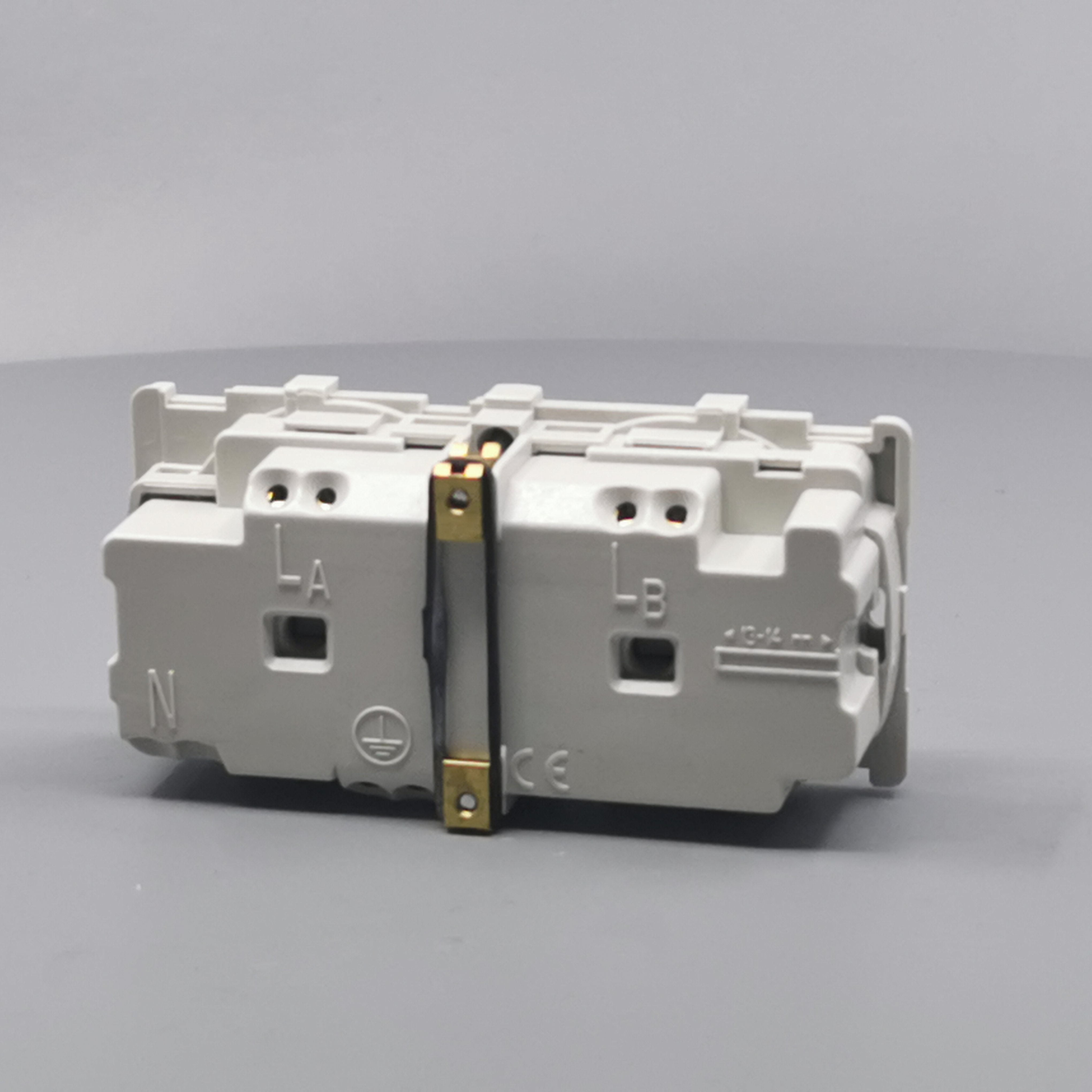 Fuga dobbelt stikkontakt for 2 tændinger 2-polet m