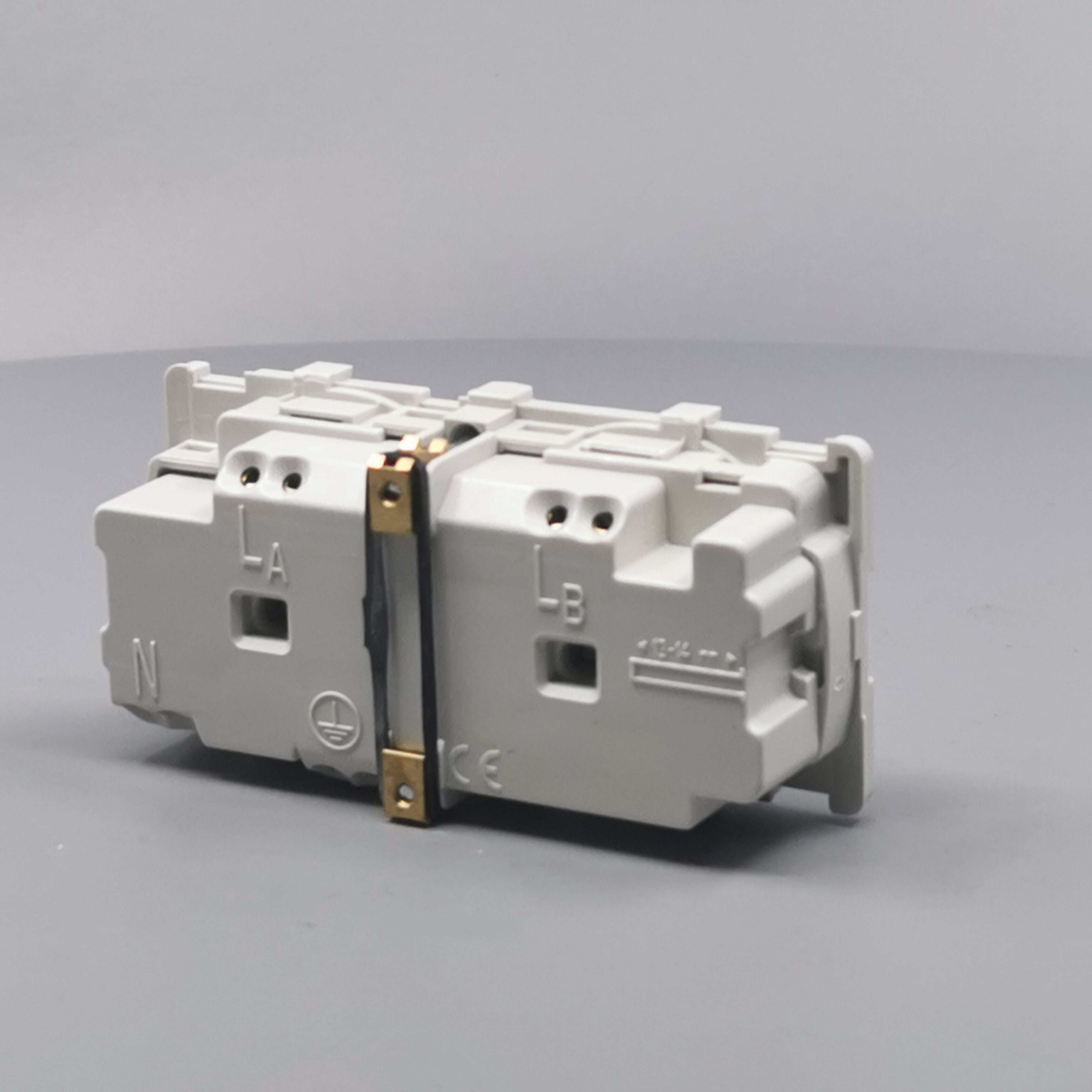 Fuga dobbelt stikkontakt for 2 tændinger 2-polet m