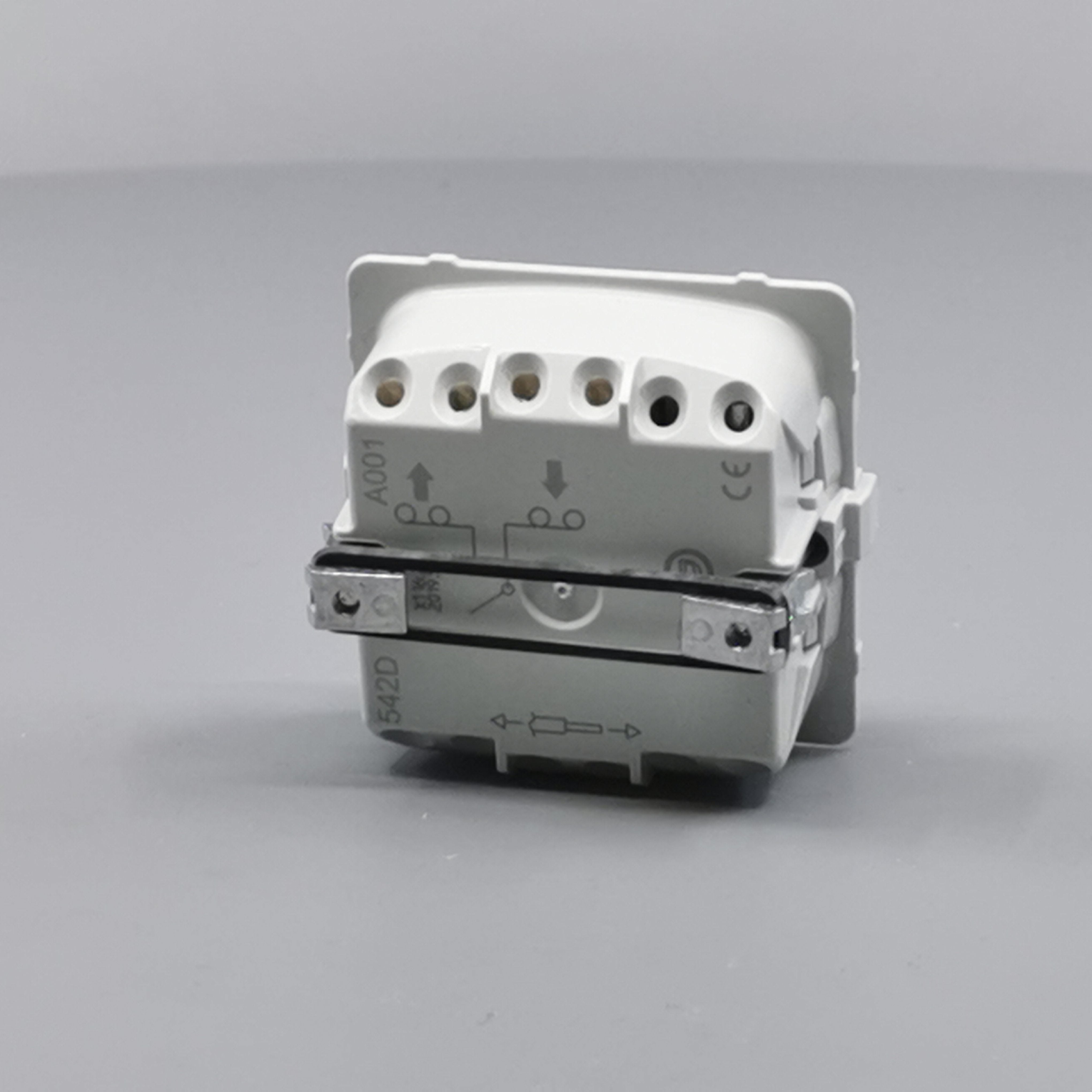 Fuga 1-polet afbryder 16A, uden afdækning