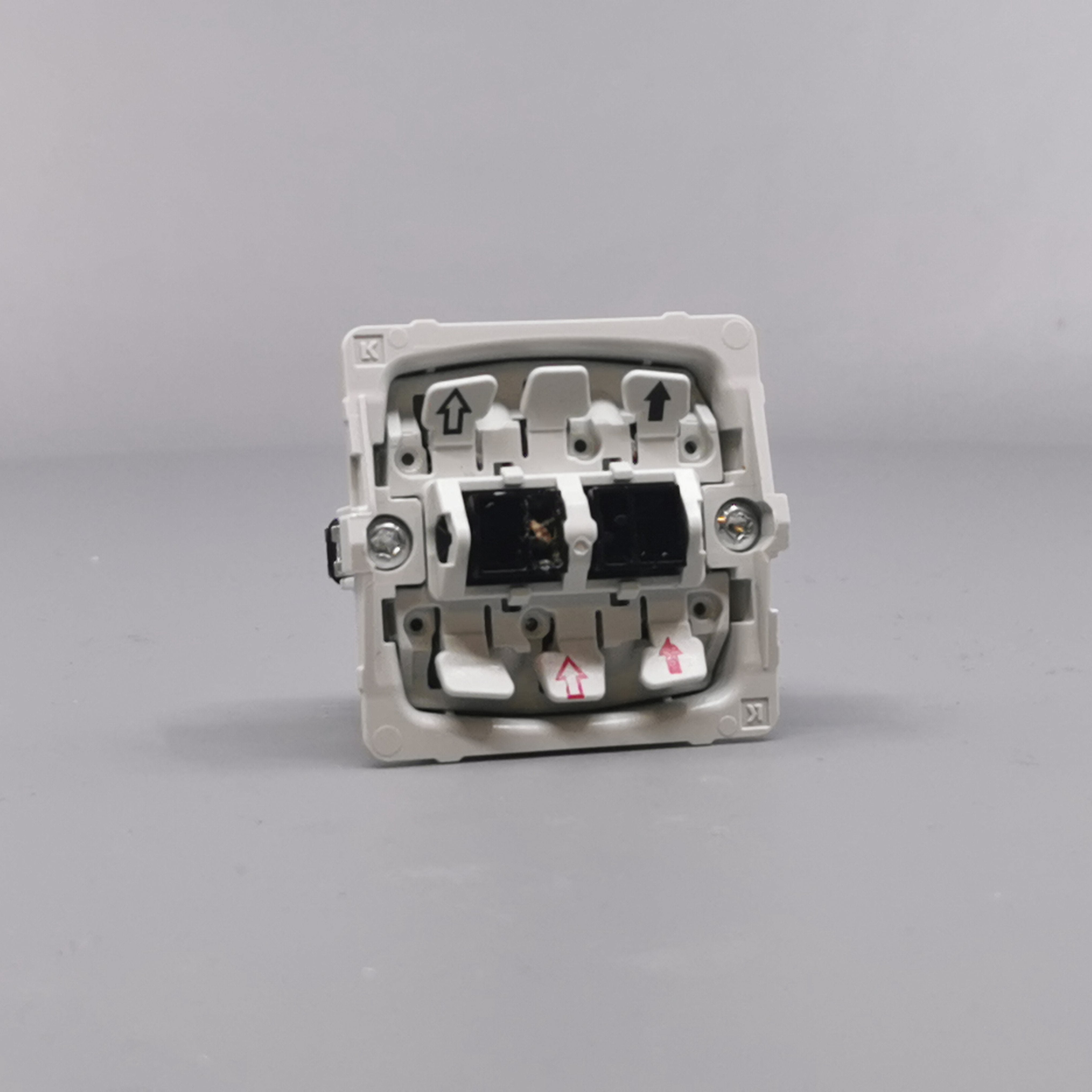 Fuga 2-polet afbryder 16A uden afdækning