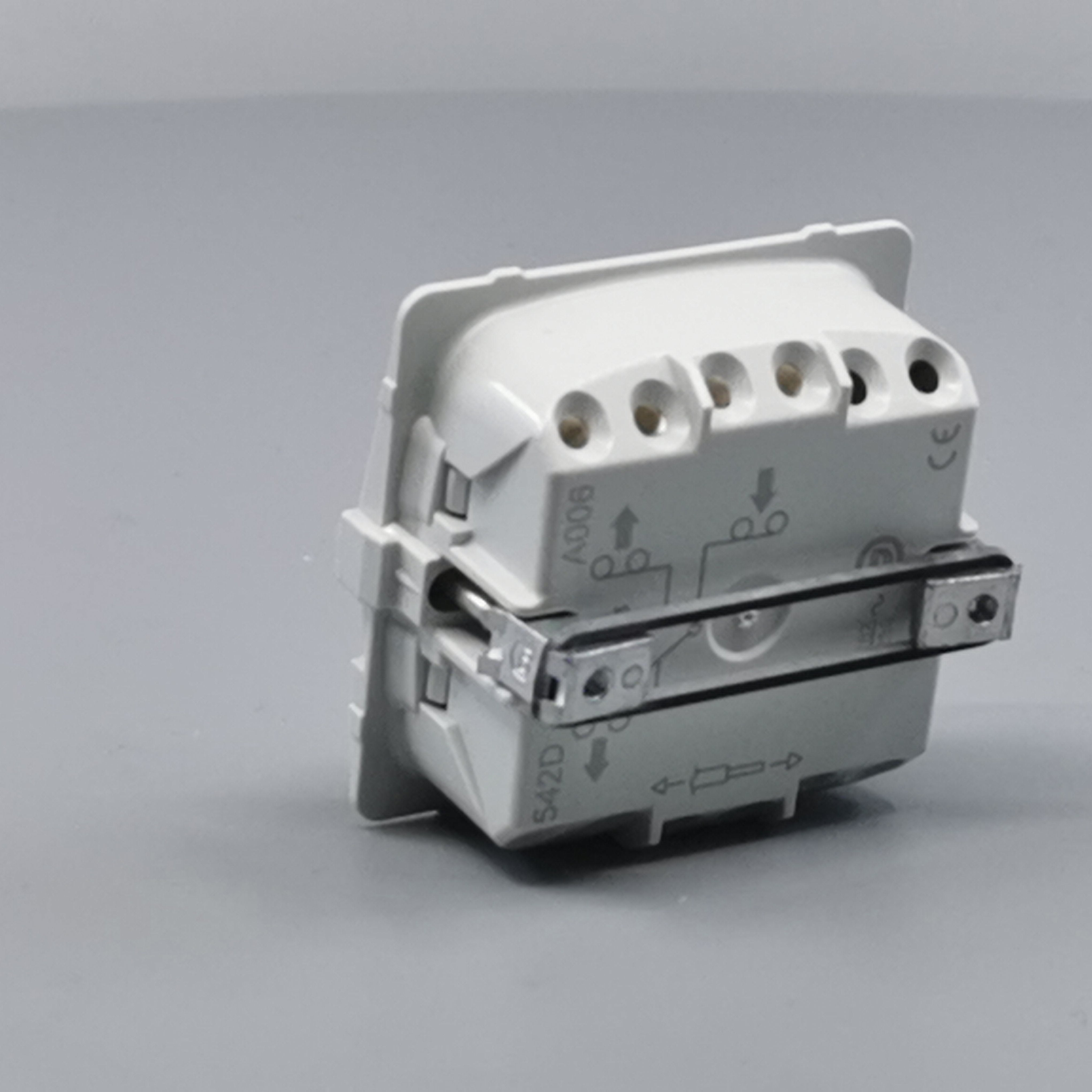 Fuga korrespondance afbryder 16A uden afdækning