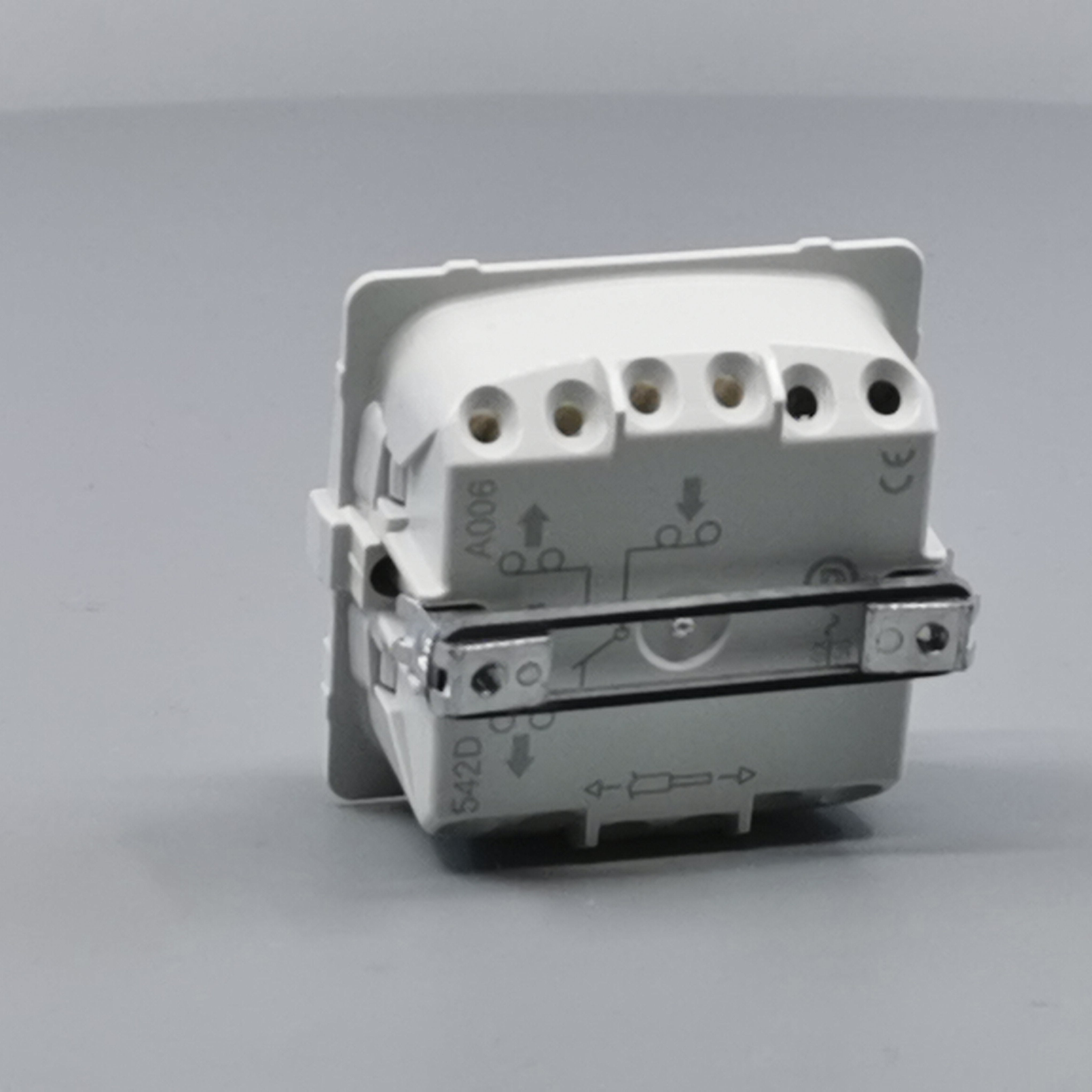 Fuga korrespondance afbryder 16A uden afdækning