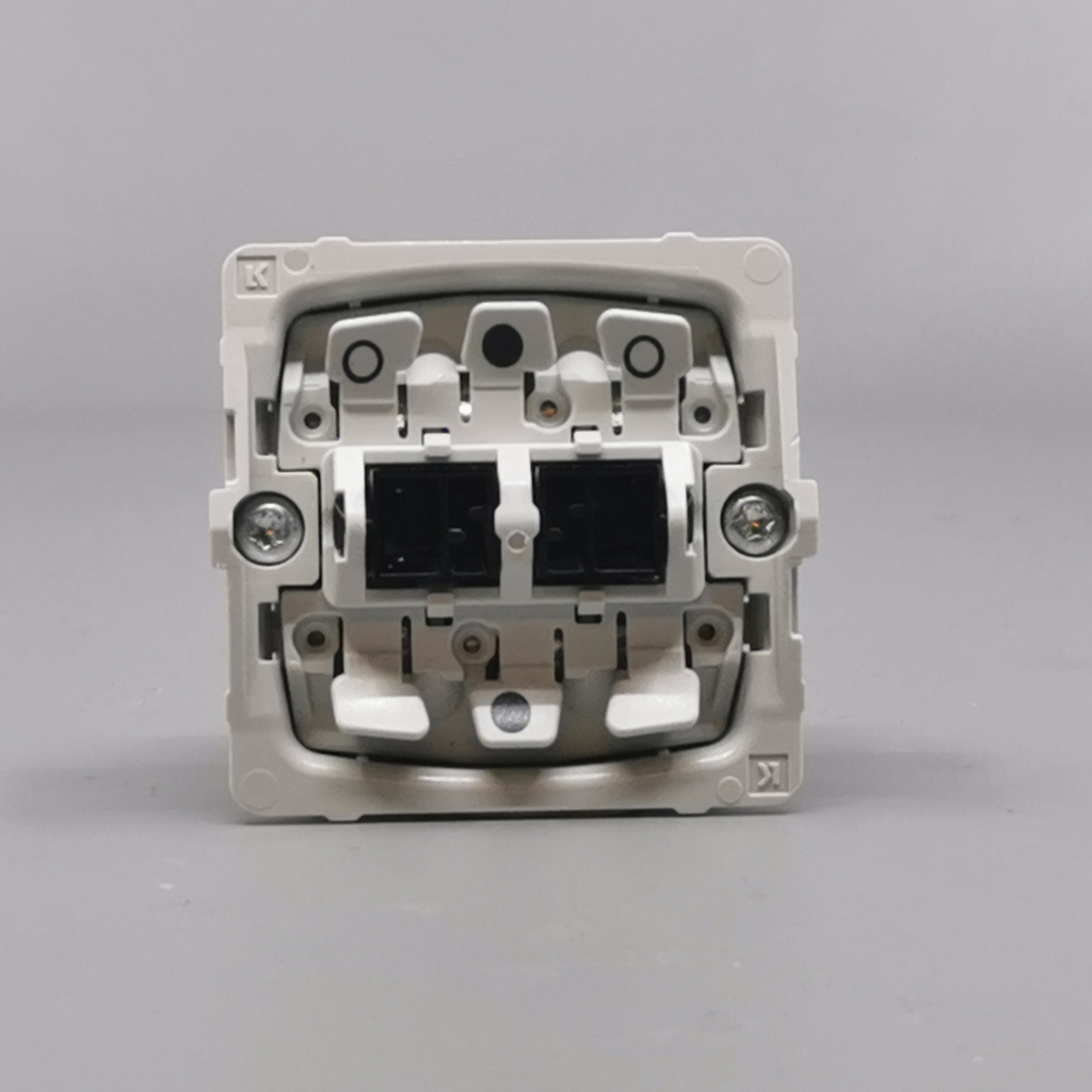 Fuga krydsningsafbryder 16A uden afdækning