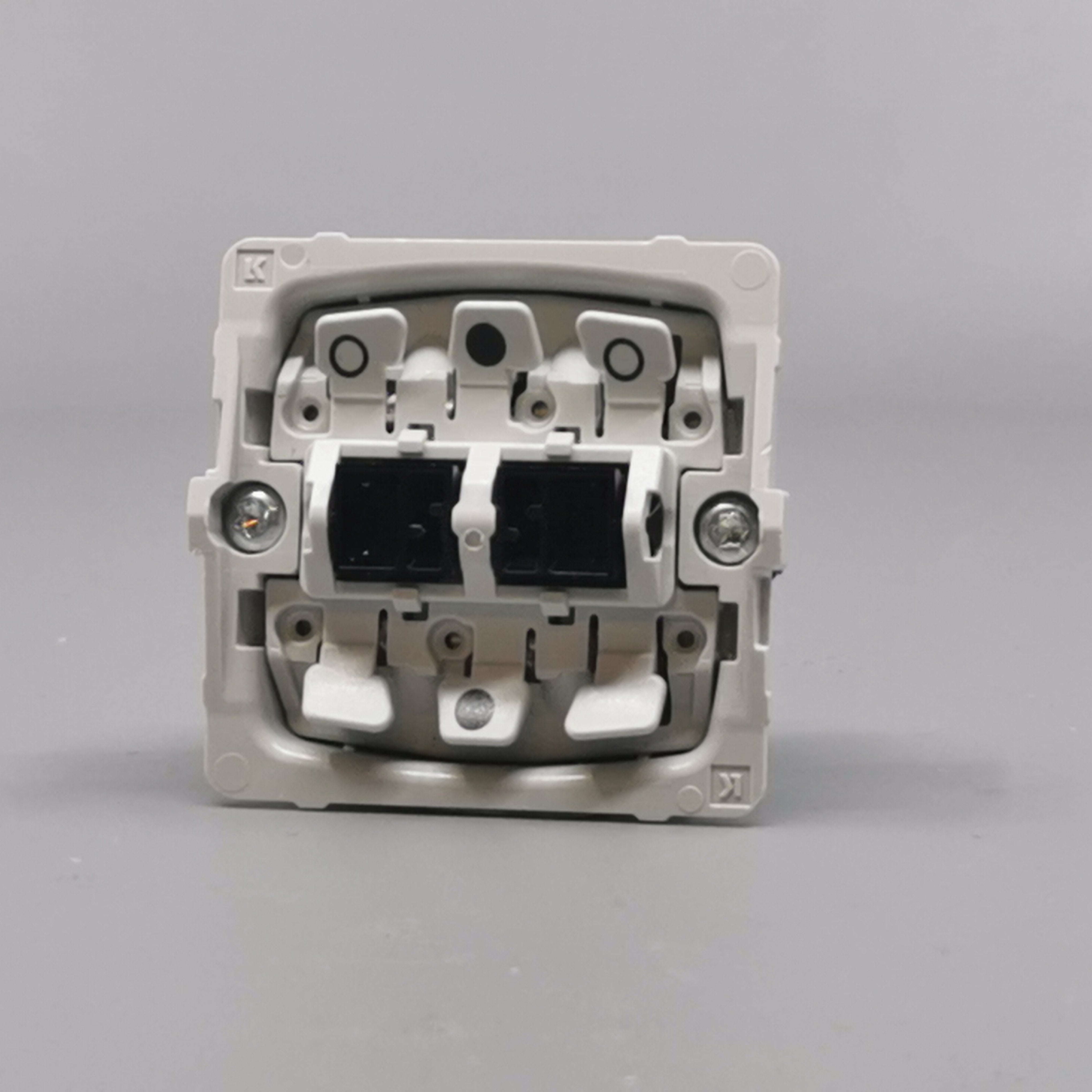 Fuga krydsningsafbryder 16A uden afdækning