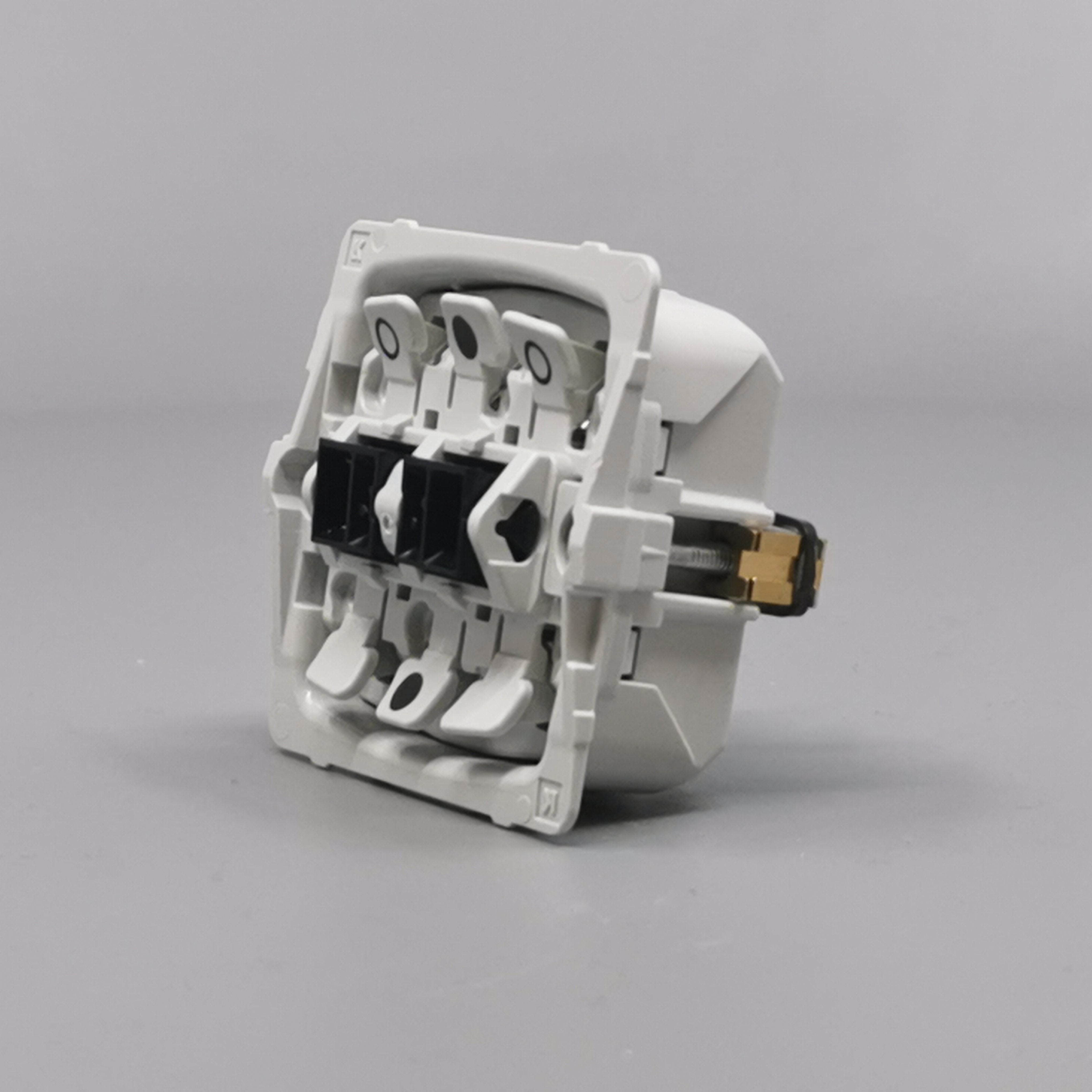 Fuga krydsningsafbryder 16A uden afdækning