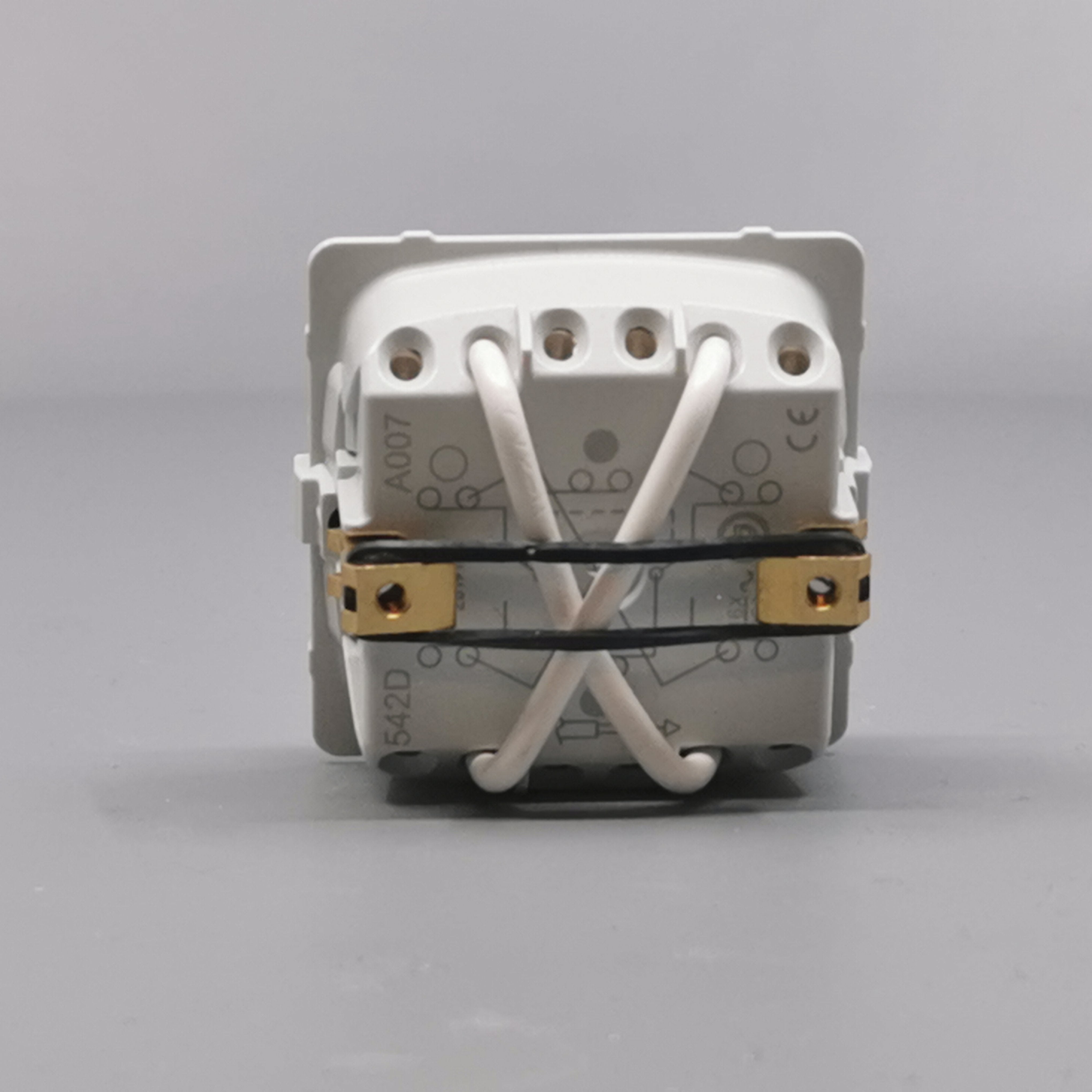 Fuga krydsningsafbryder 16A uden afdækning