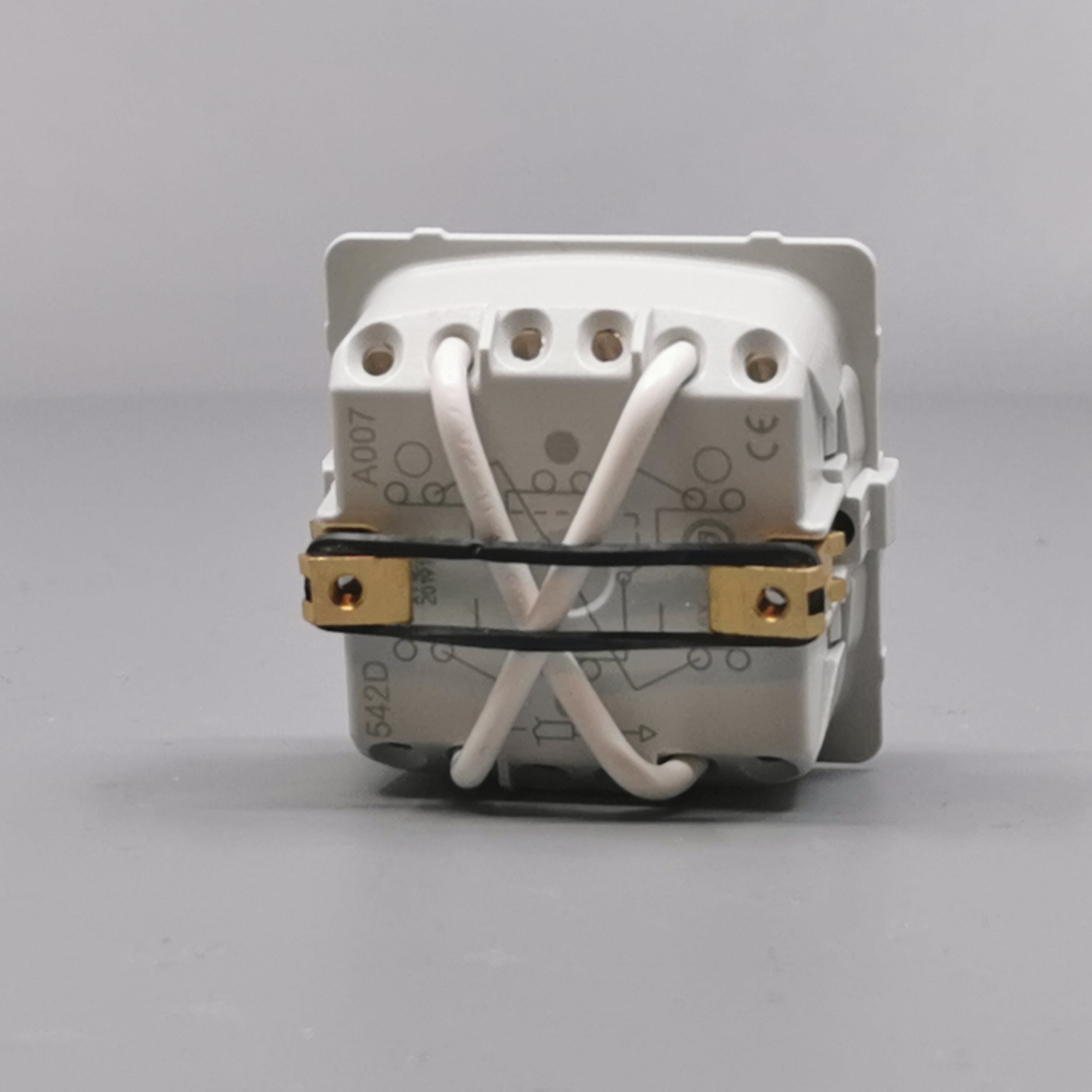 Fuga krydsningsafbryder 16A uden afdækning