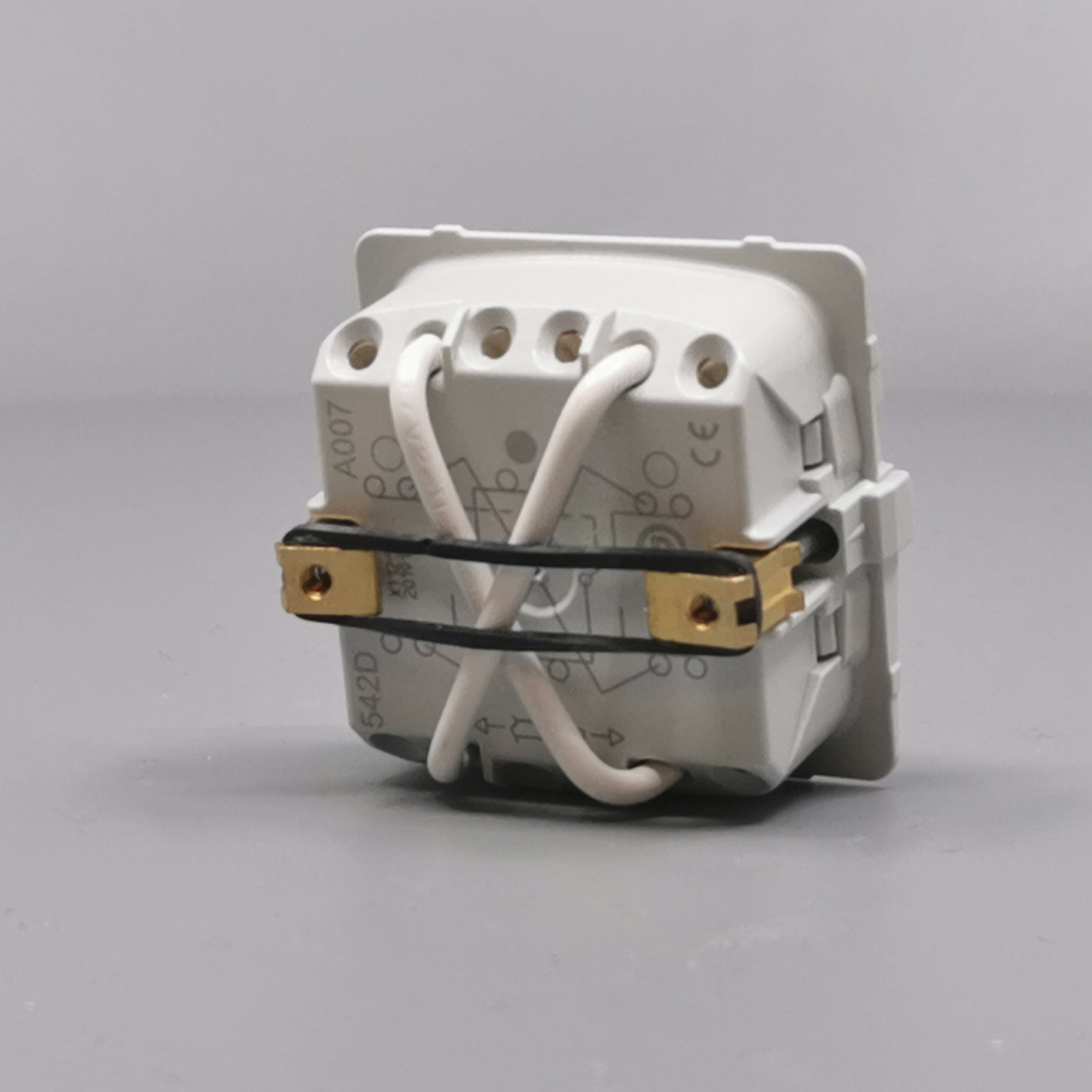 Fuga krydsningsafbryder 16A uden afdækning