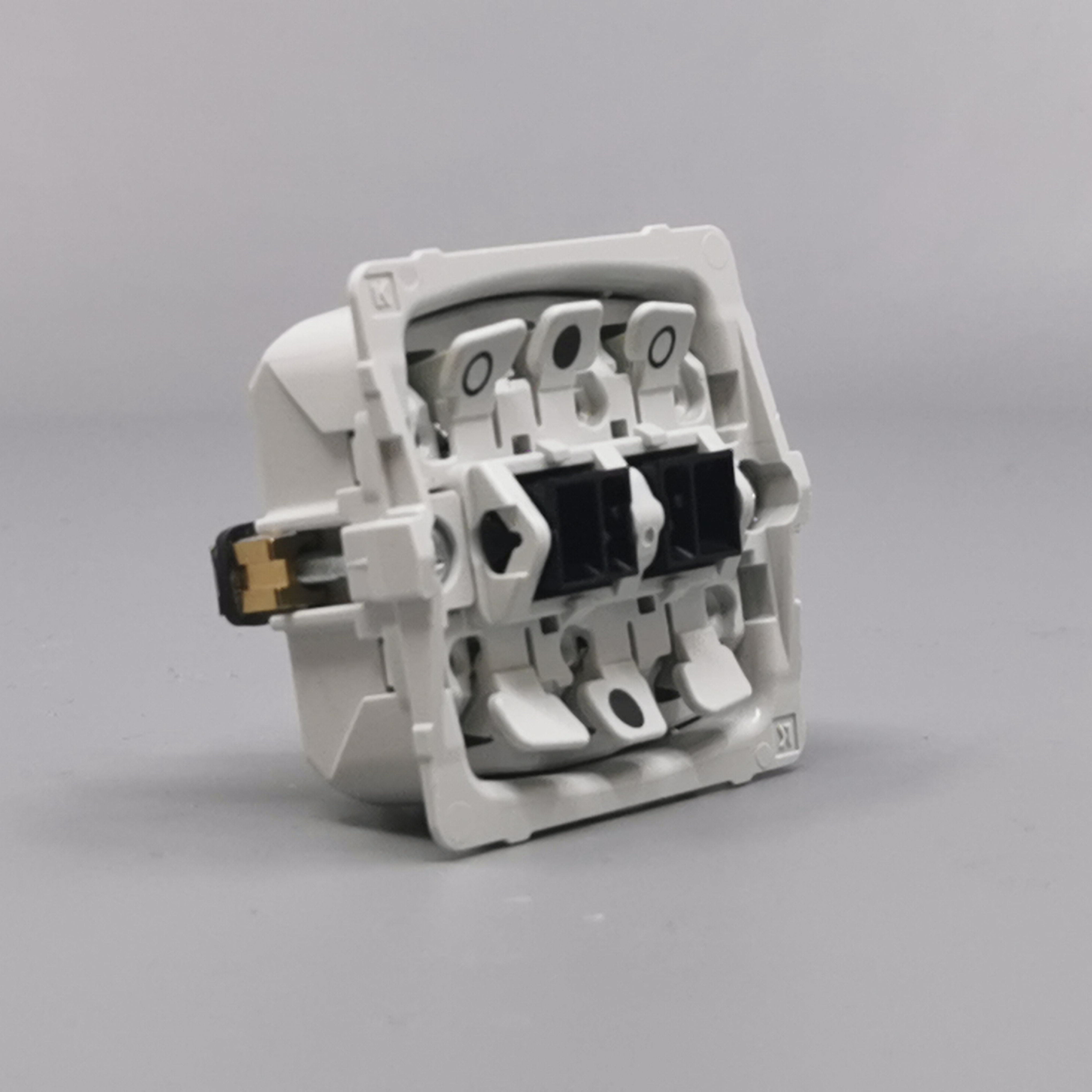 Fuga krydsningsafbryder 16A uden afdækning