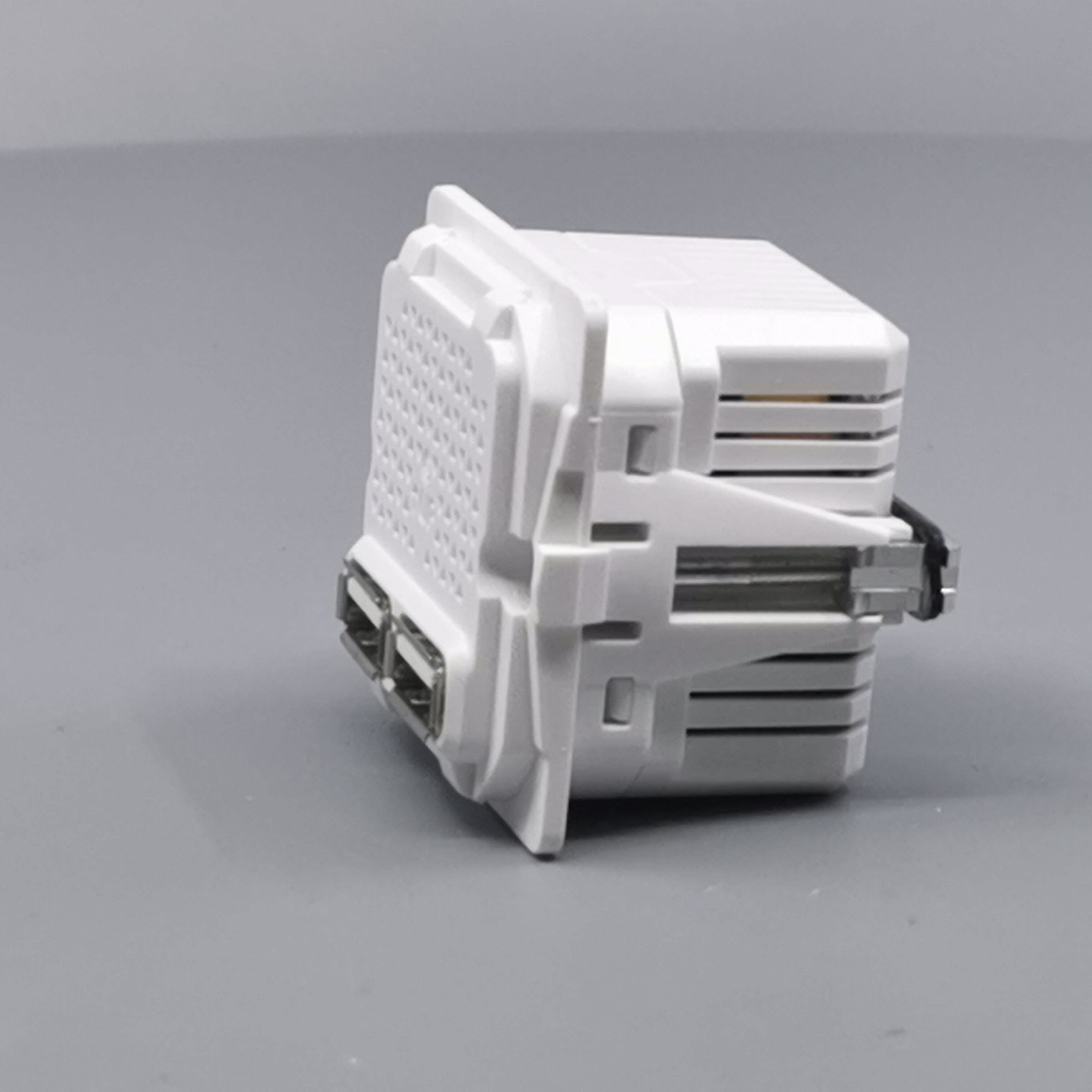 LK Fuga 2xUSB lader 2,1A 1 modul uden afdækning