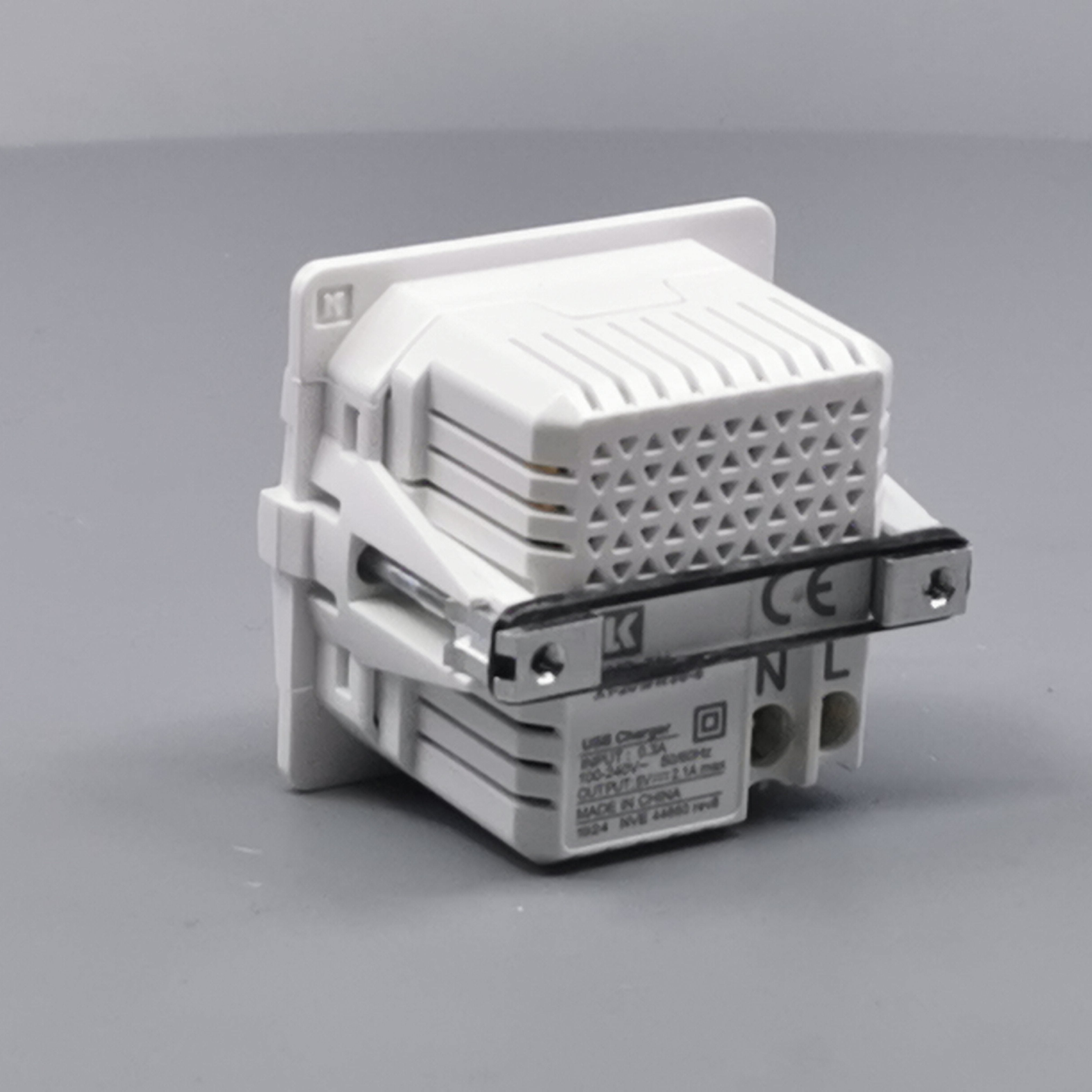 LK Fuga 2xUSB lader 2,1A 1 modul uden afdækning