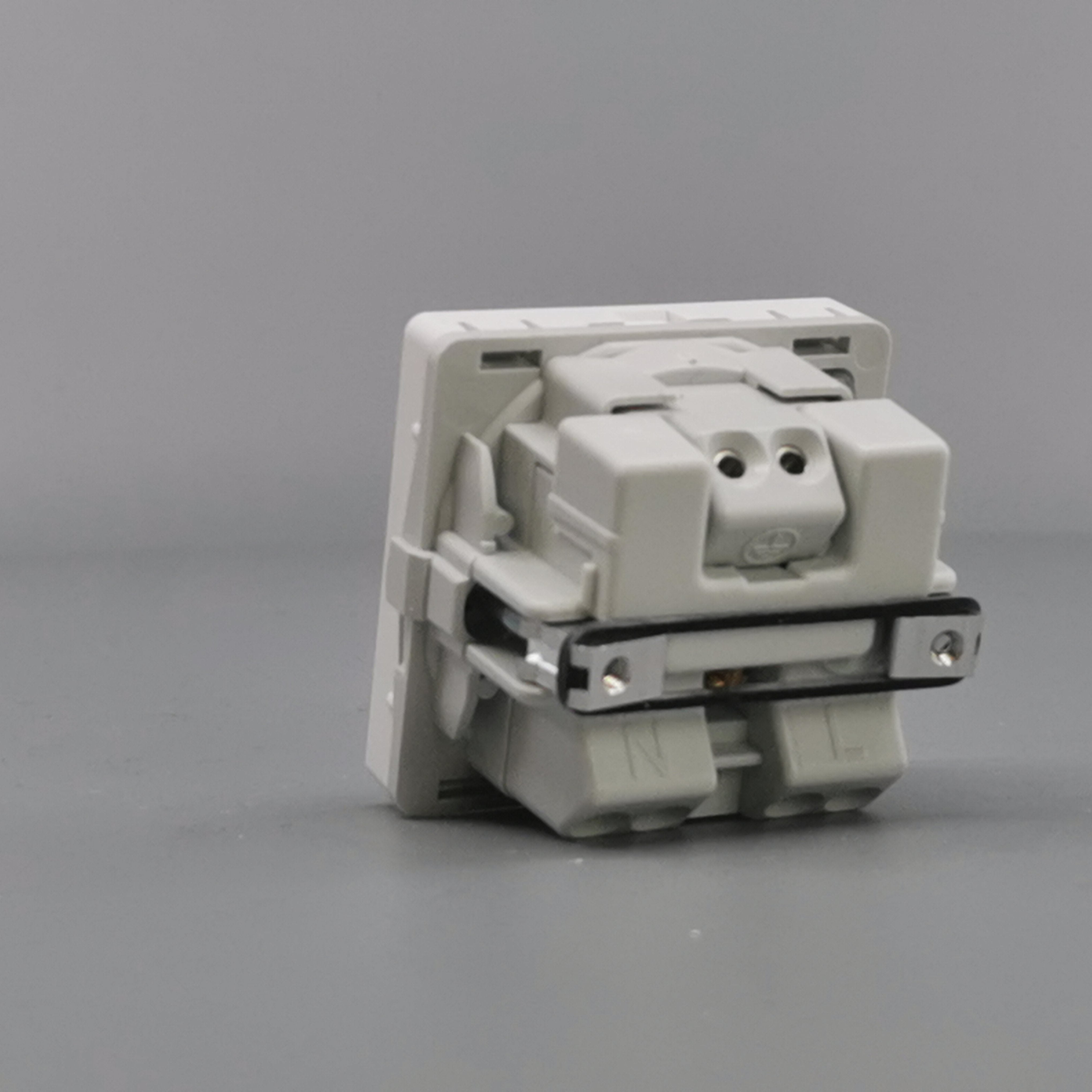 Fuga stikkontakt m. jord og LED lampe 1 modul - hvid