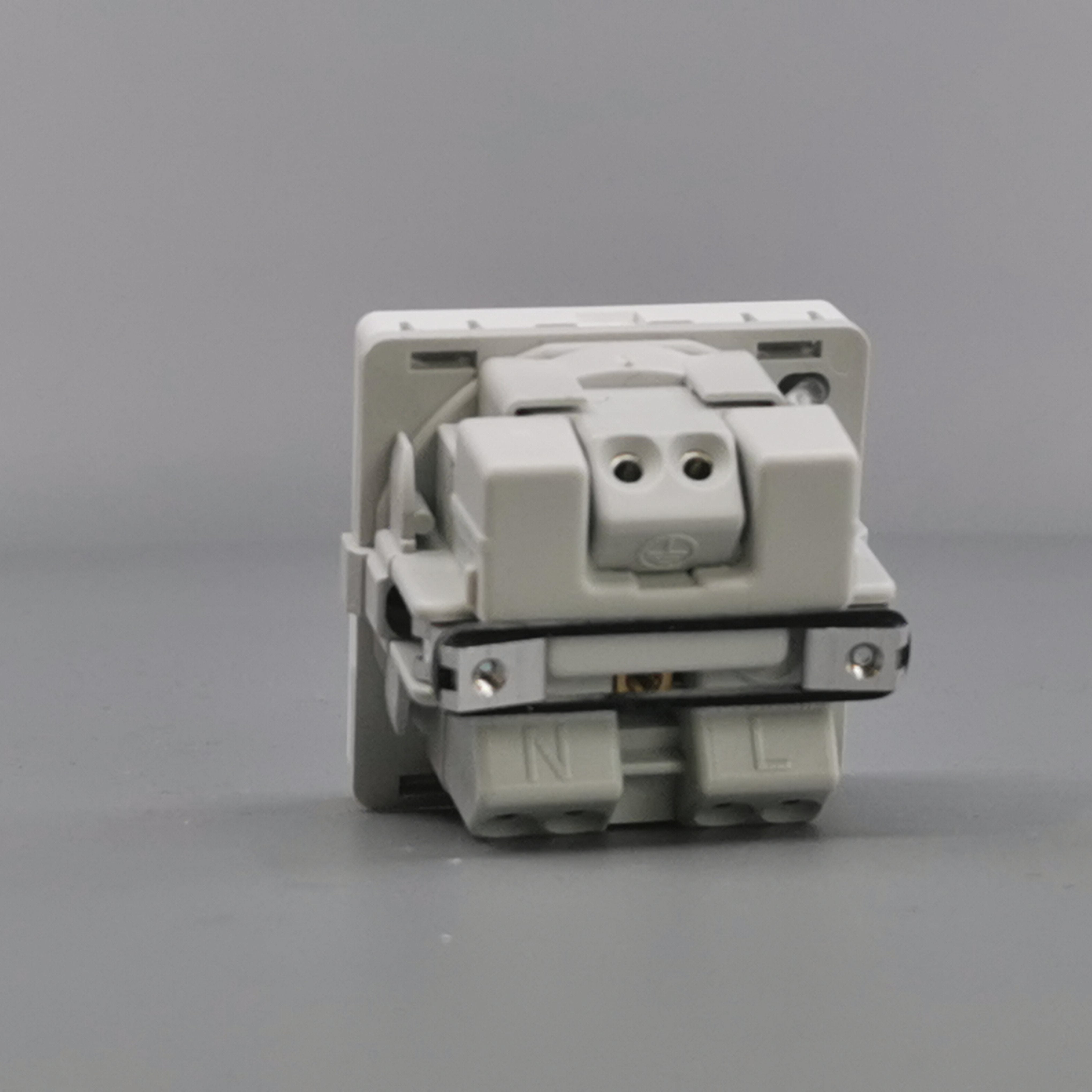 Fuga stikkontakt m. jord og LED lampe 1 modul - hvid