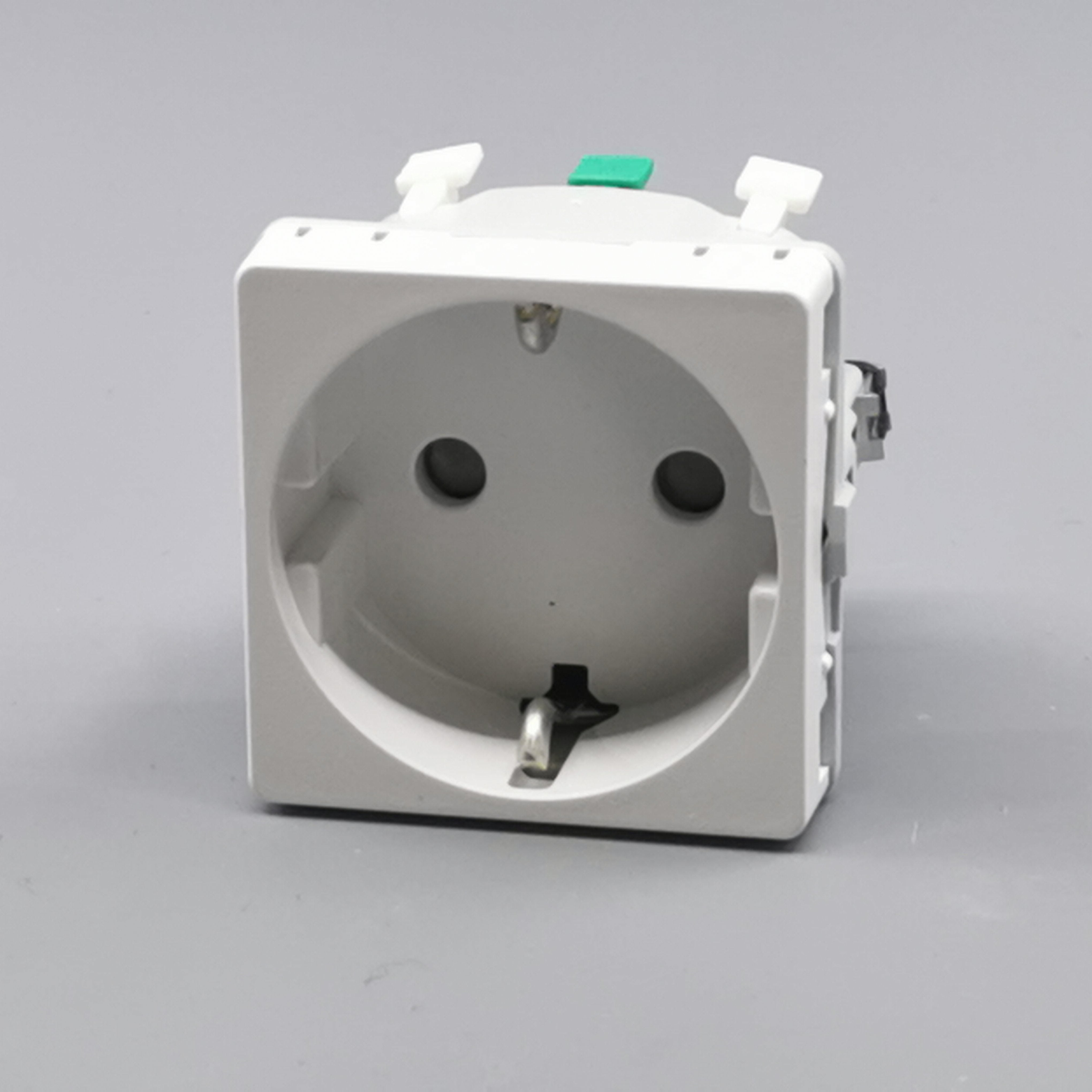 LK Fuga stikkontakt med sidejord 1m - hvid