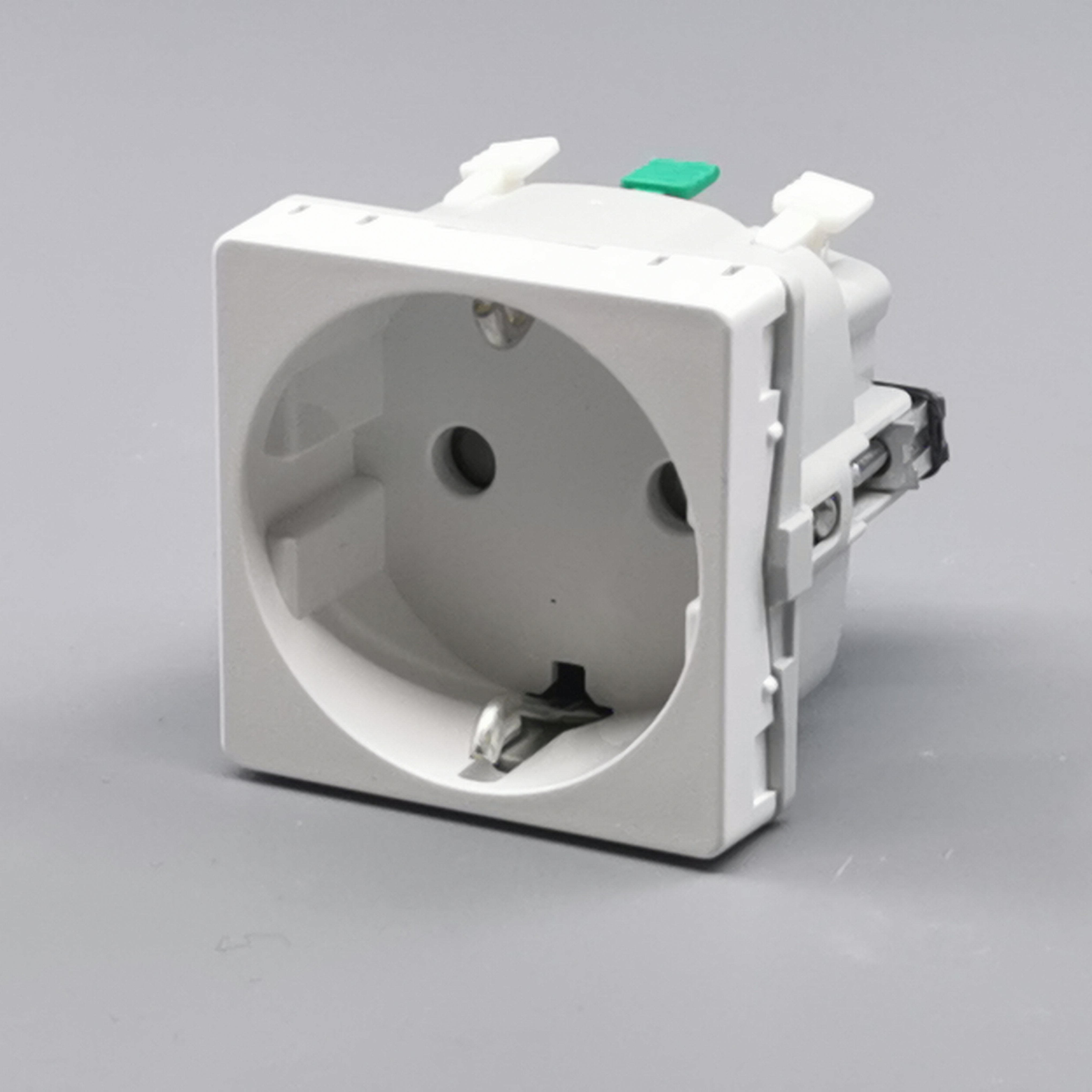 LK Fuga stikkontakt med sidejord 1m - hvid