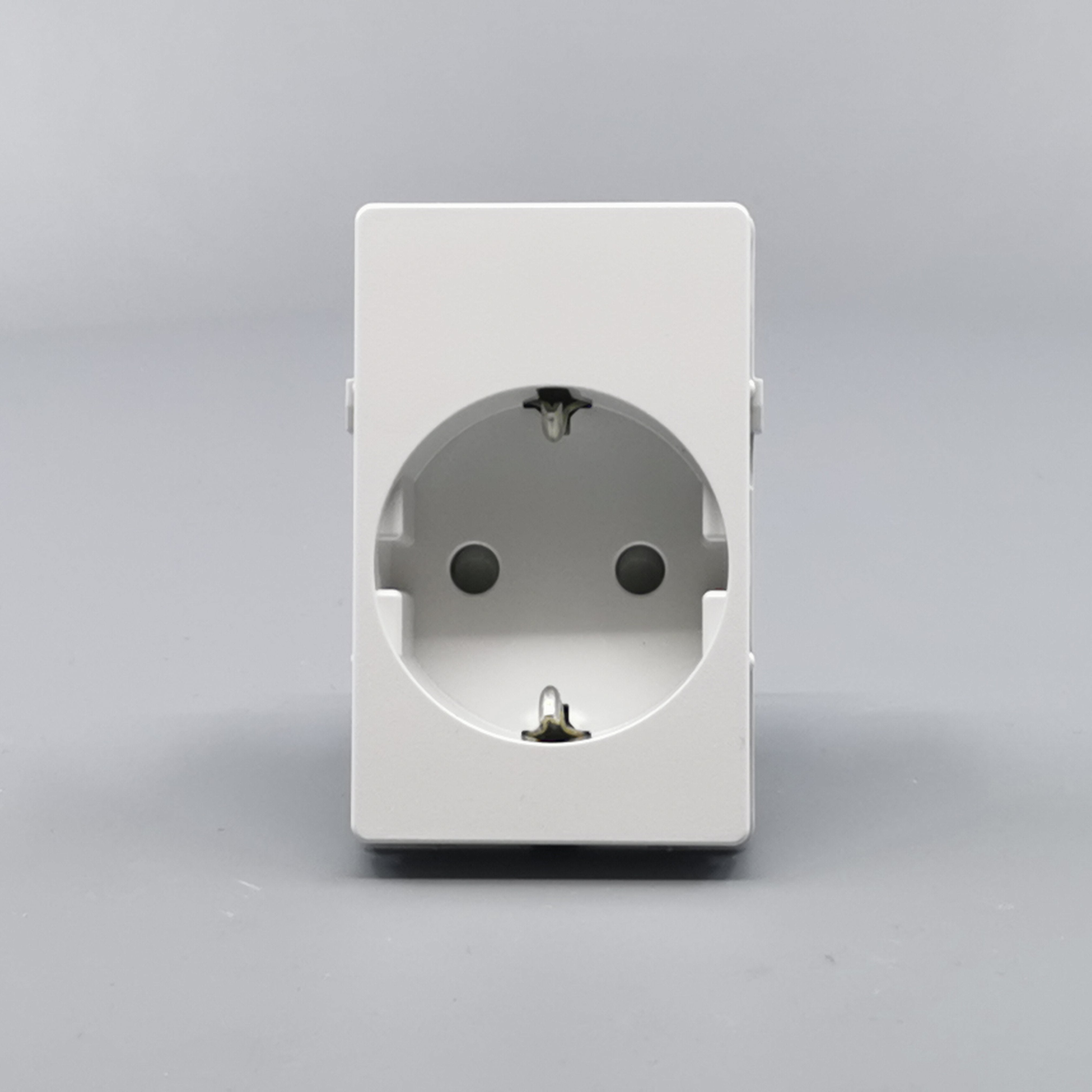 LK Fuga stikkontakt med sidejord 1½m - hvid