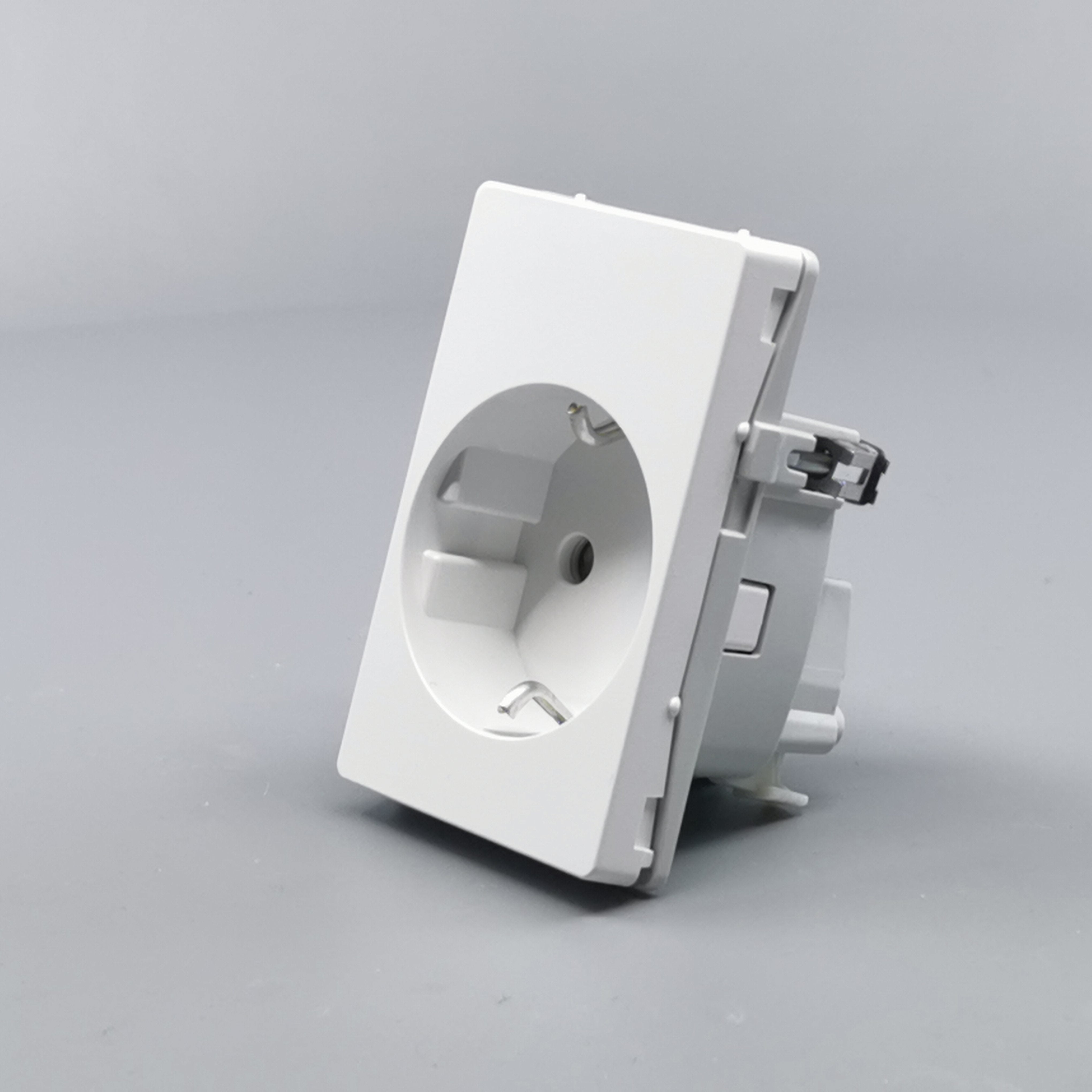 LK Fuga stikkontakt med sidejord 1½m - hvid