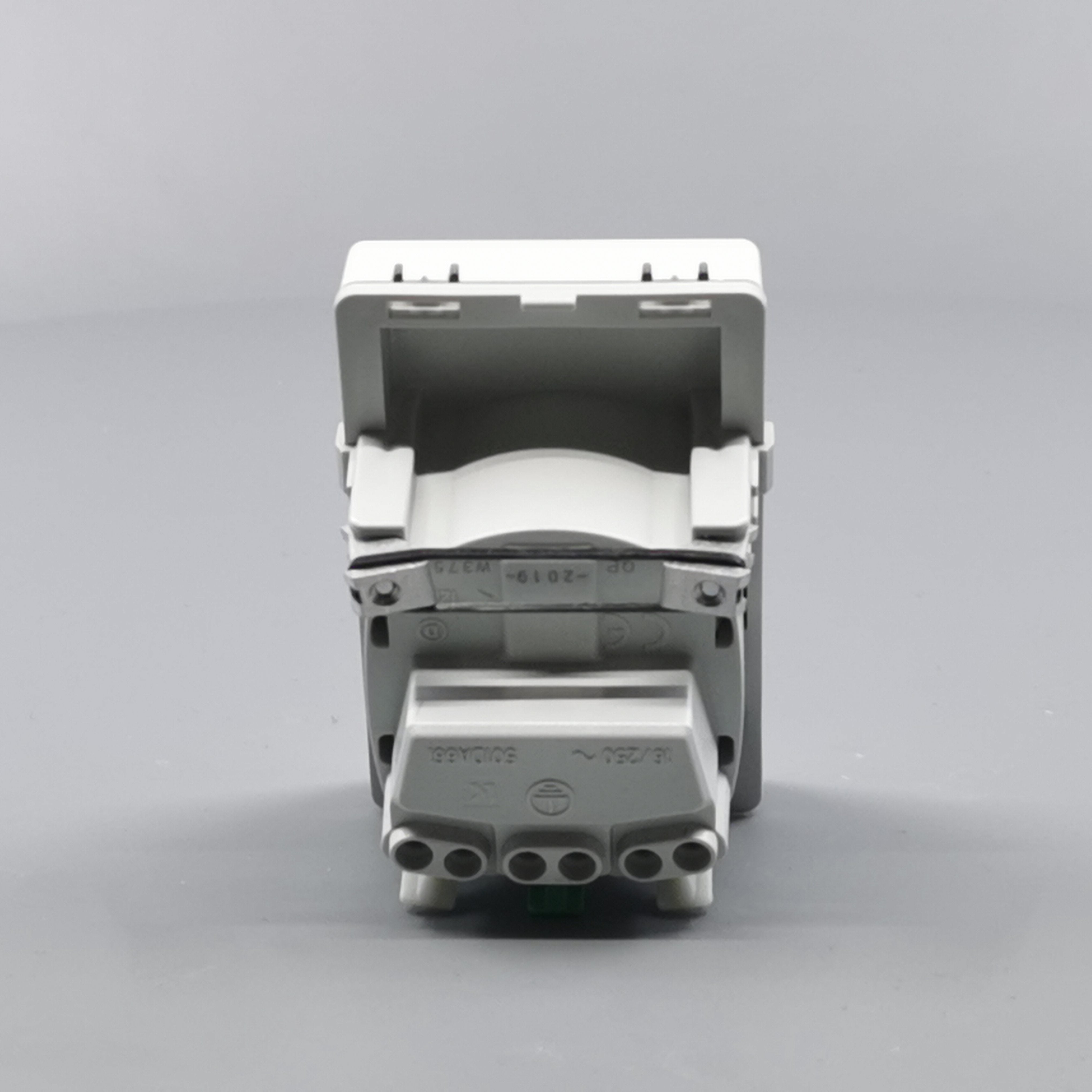 LK Fuga stikkontakt med sidejord 1½m - hvid