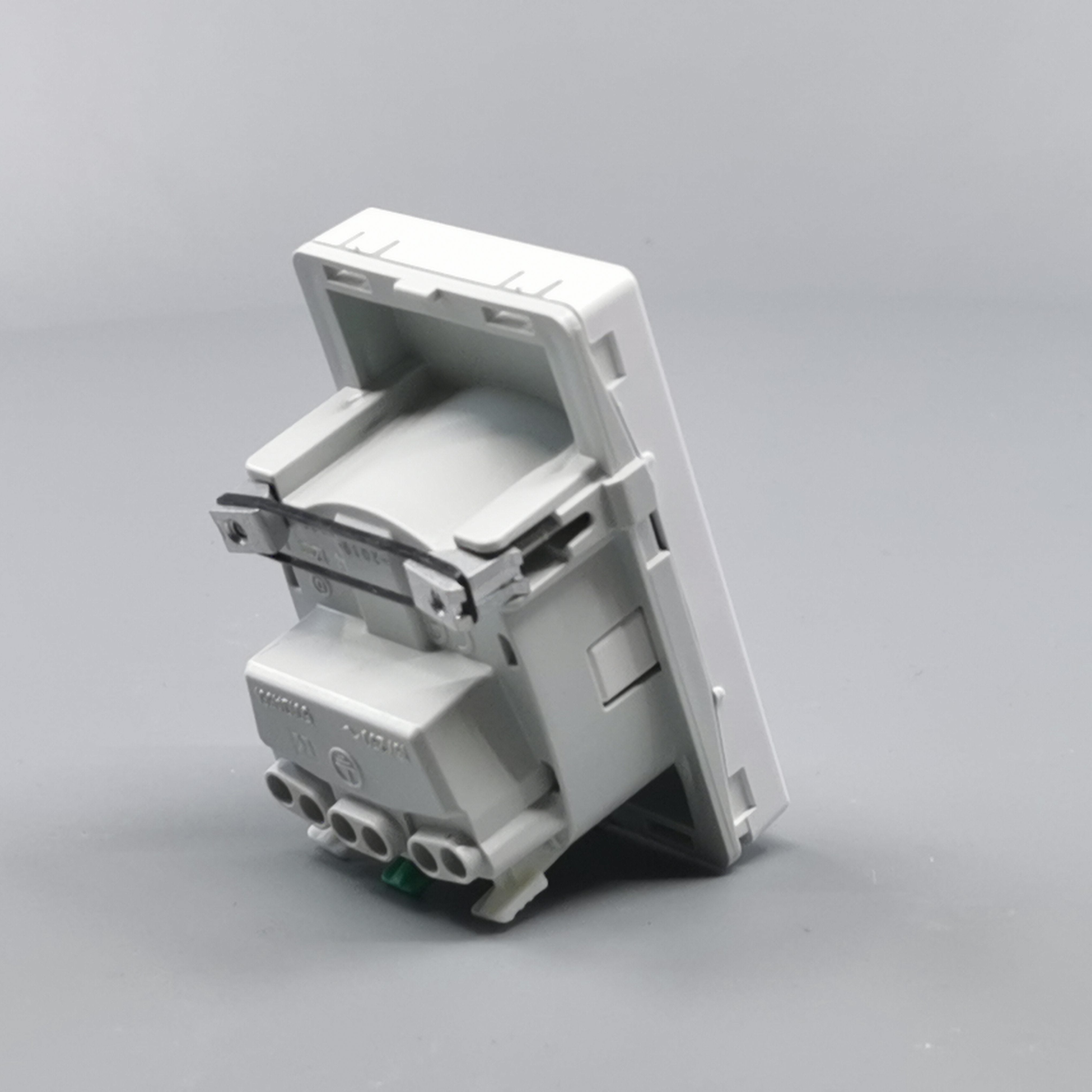 LK Fuga stikkontakt med sidejord 1½m - hvid