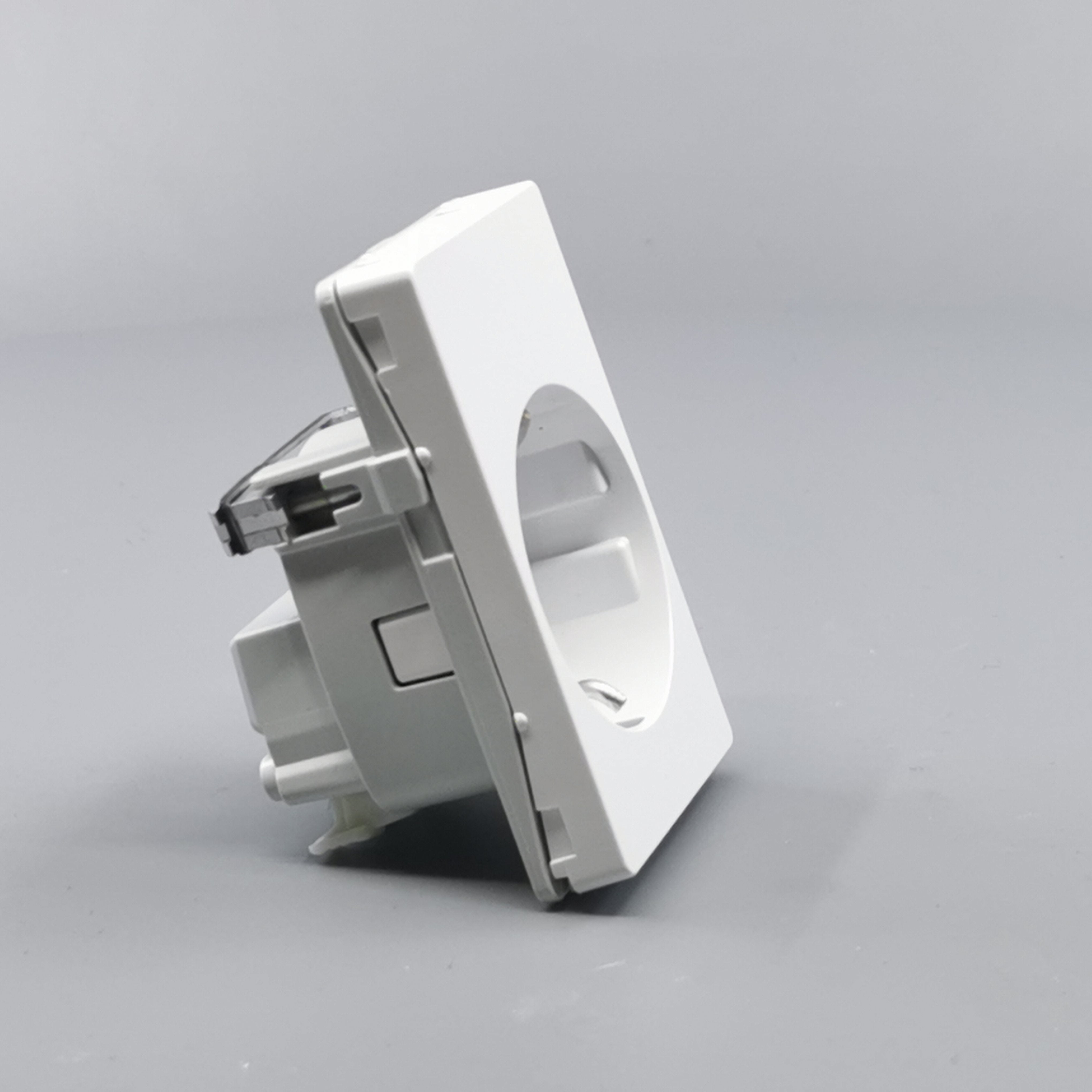 LK Fuga stikkontakt med sidejord 1½m - hvid