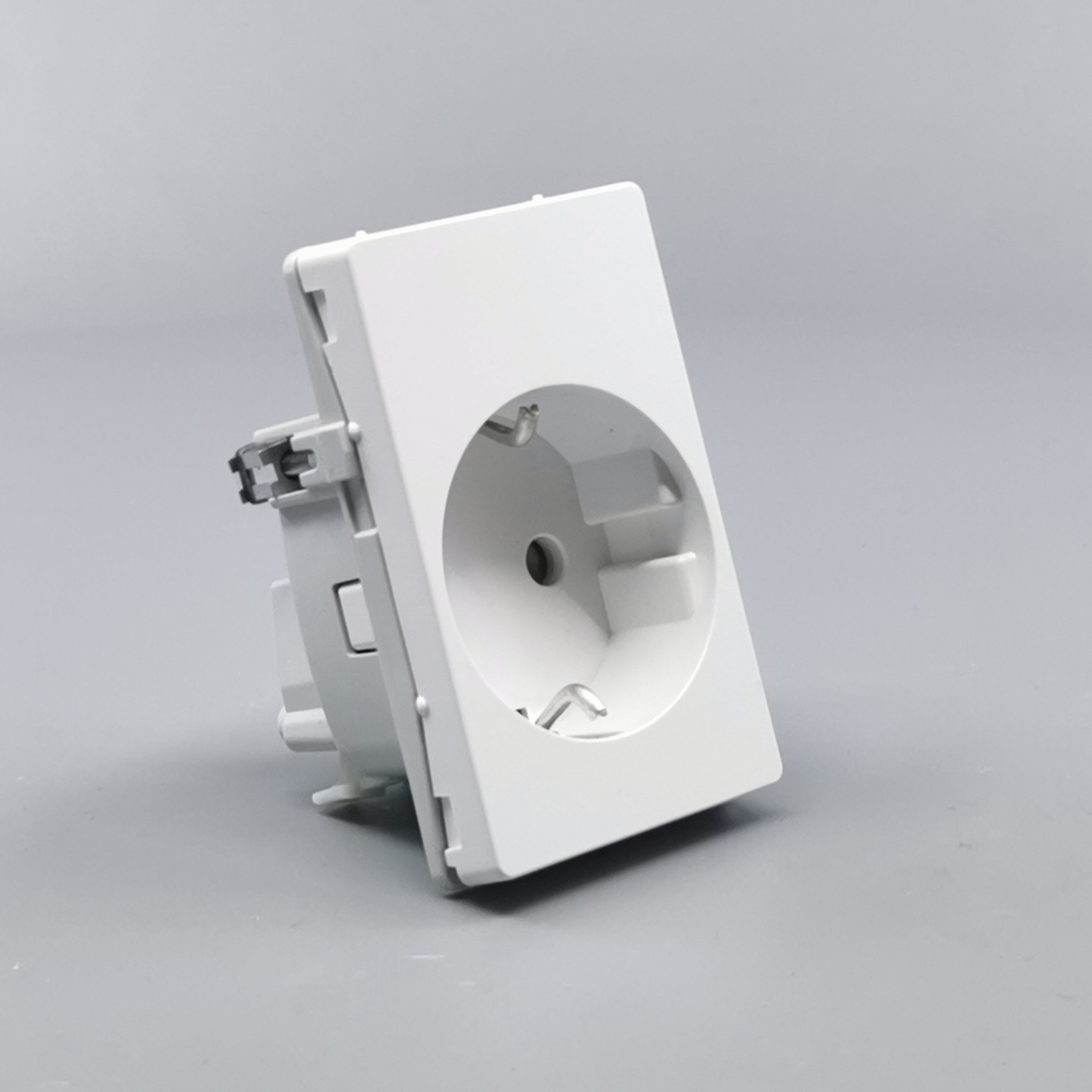 LK Fuga stikkontakt med sidejord 1½m - hvid