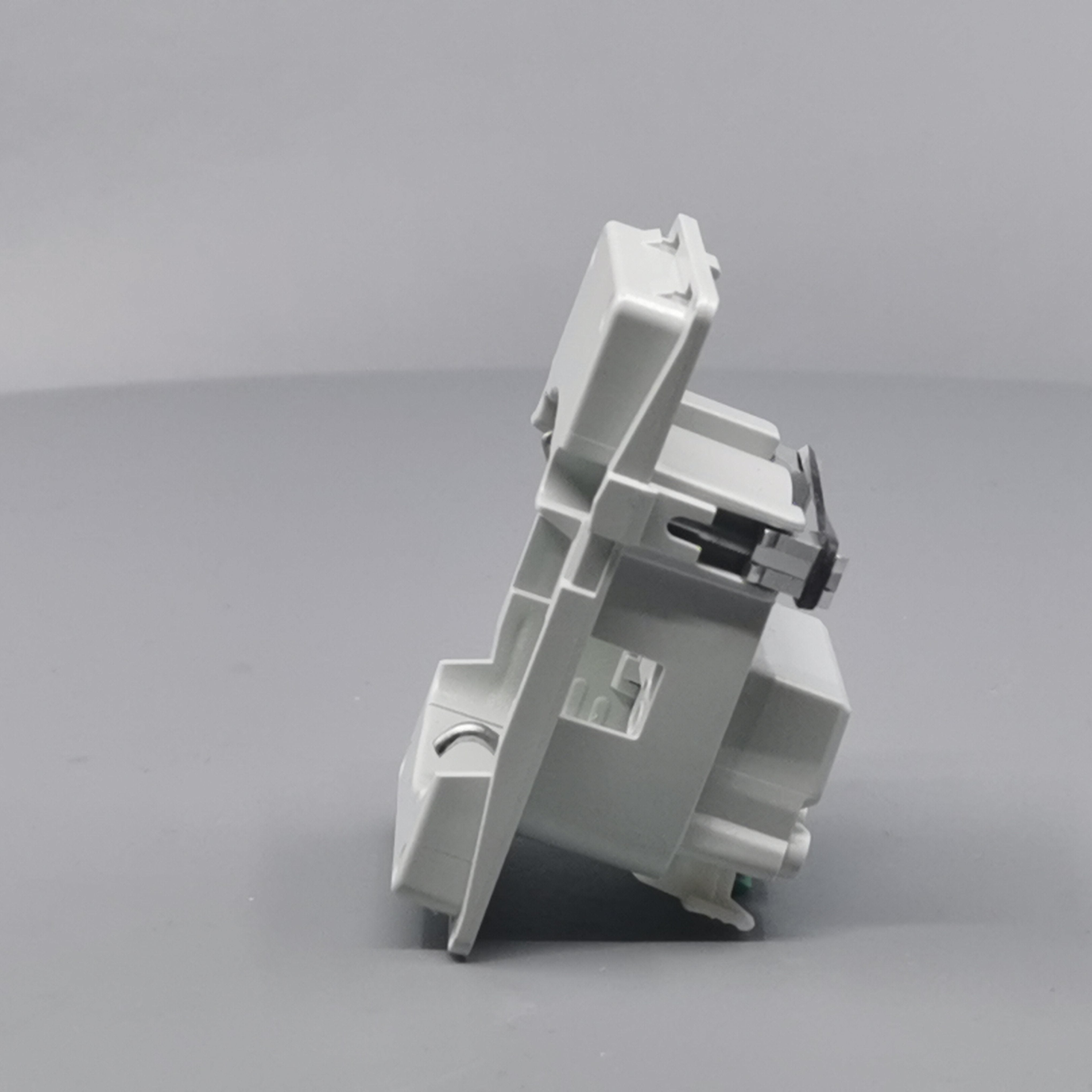 LK Fuga stikkontakt med sidejord 1½m - uden afdækning