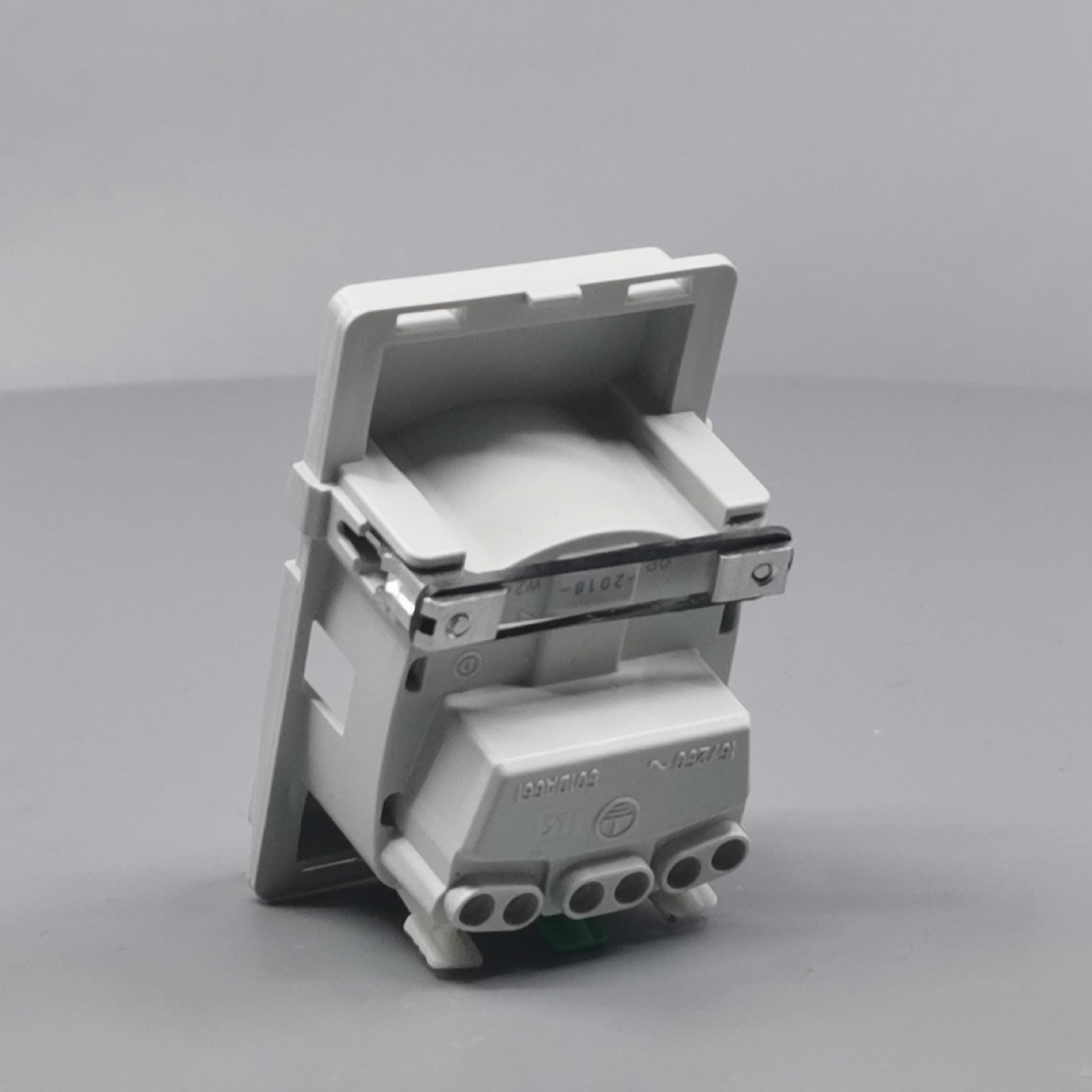 LK Fuga stikkontakt med sidejord 1½m - uden afdækning