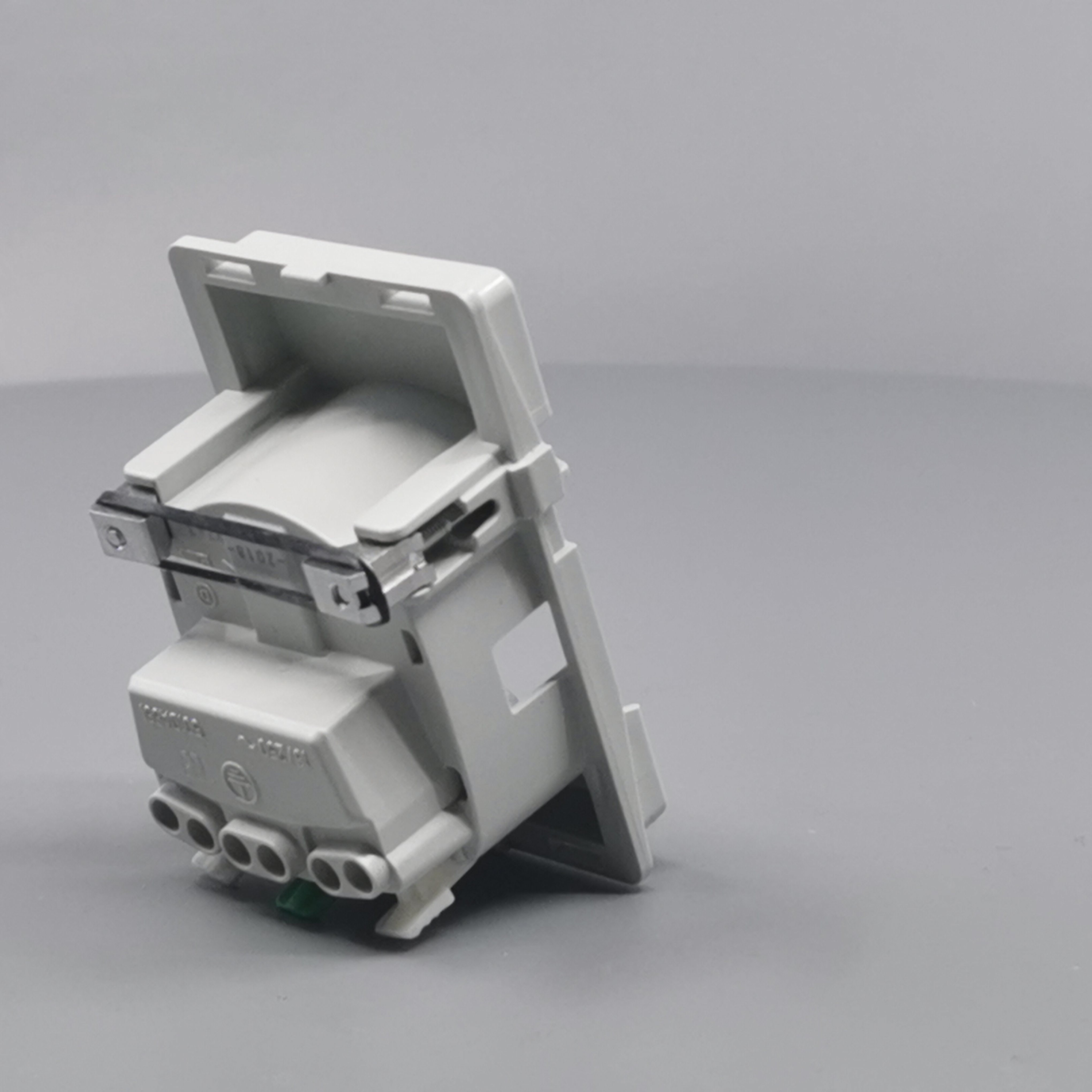 LK Fuga stikkontakt med sidejord 1½m - uden afdækning