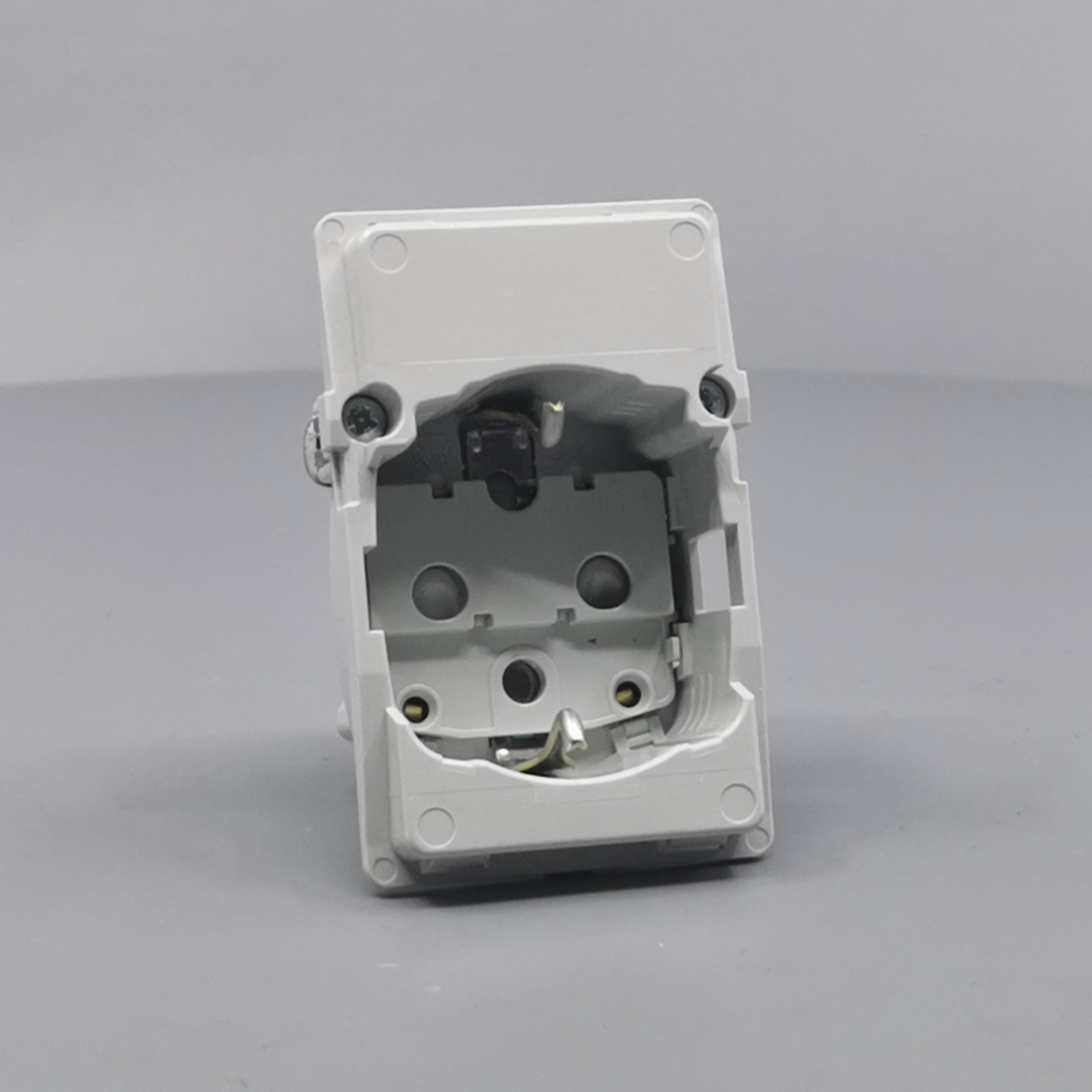 LK Fuga stikkontakt med sidejord 1½m - uden afdækning