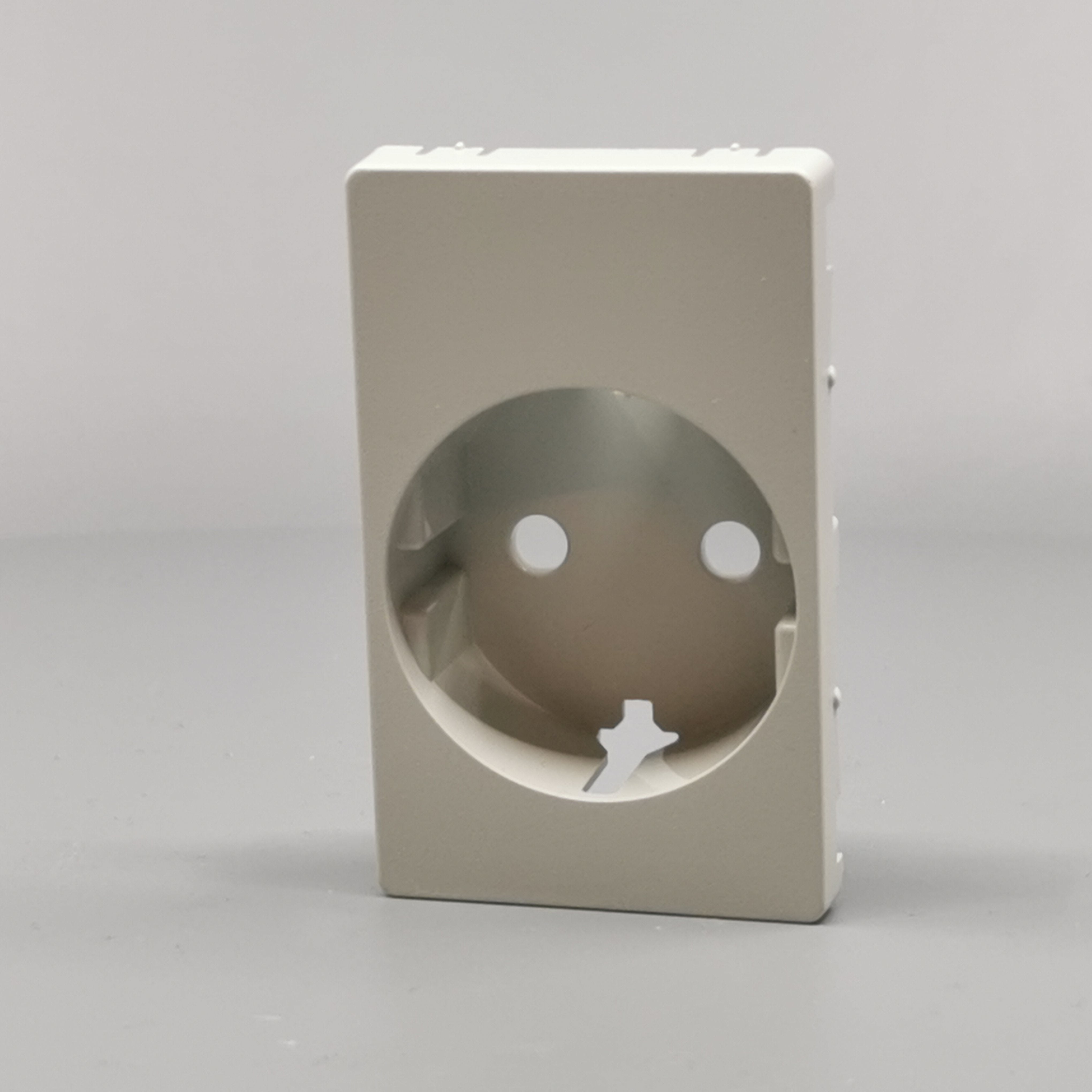 LK Fuga afdækning til 1½m stikkontakt med sidejord - lysegrå