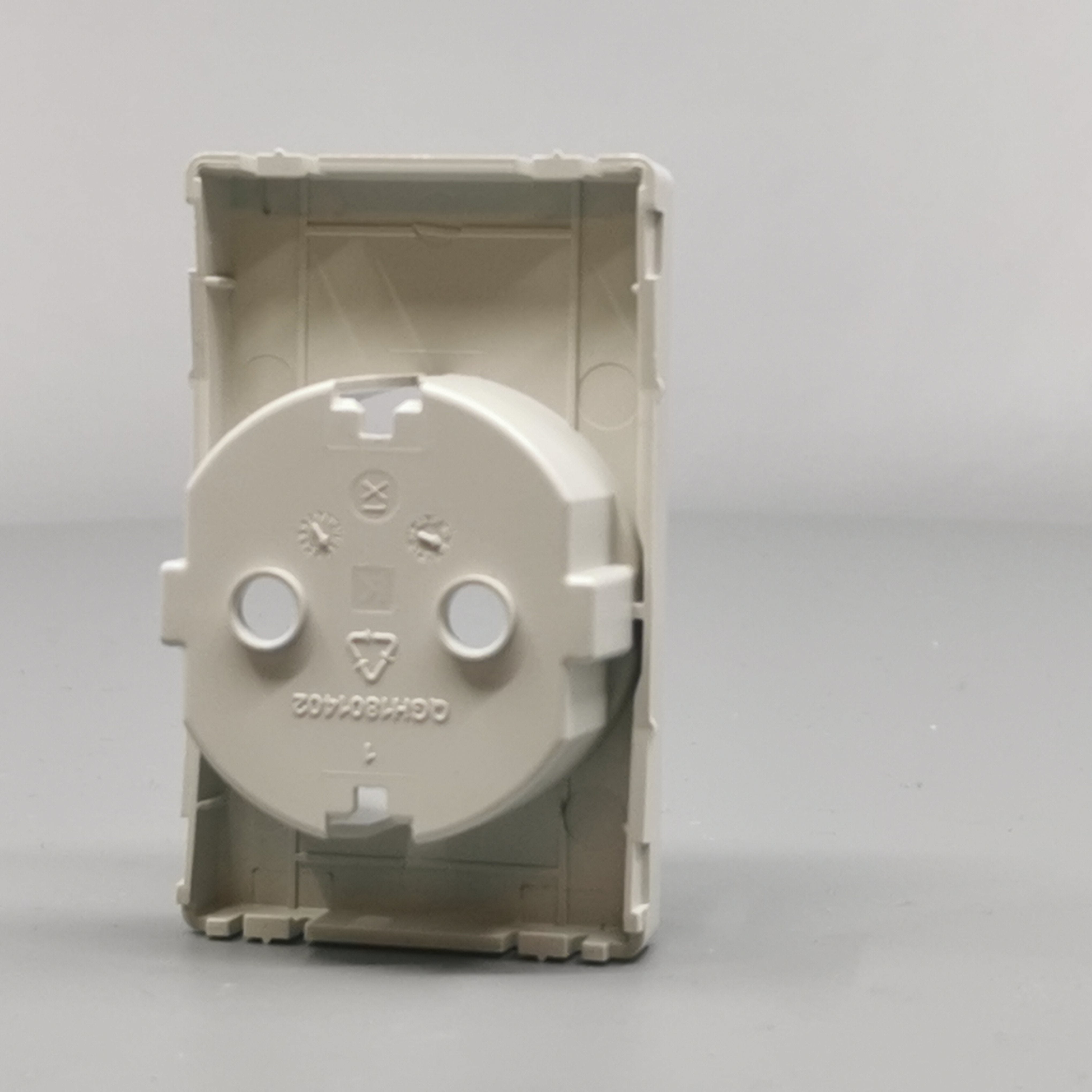 LK Fuga afdækning til 1½m stikkontakt med sidejord - lysegrå