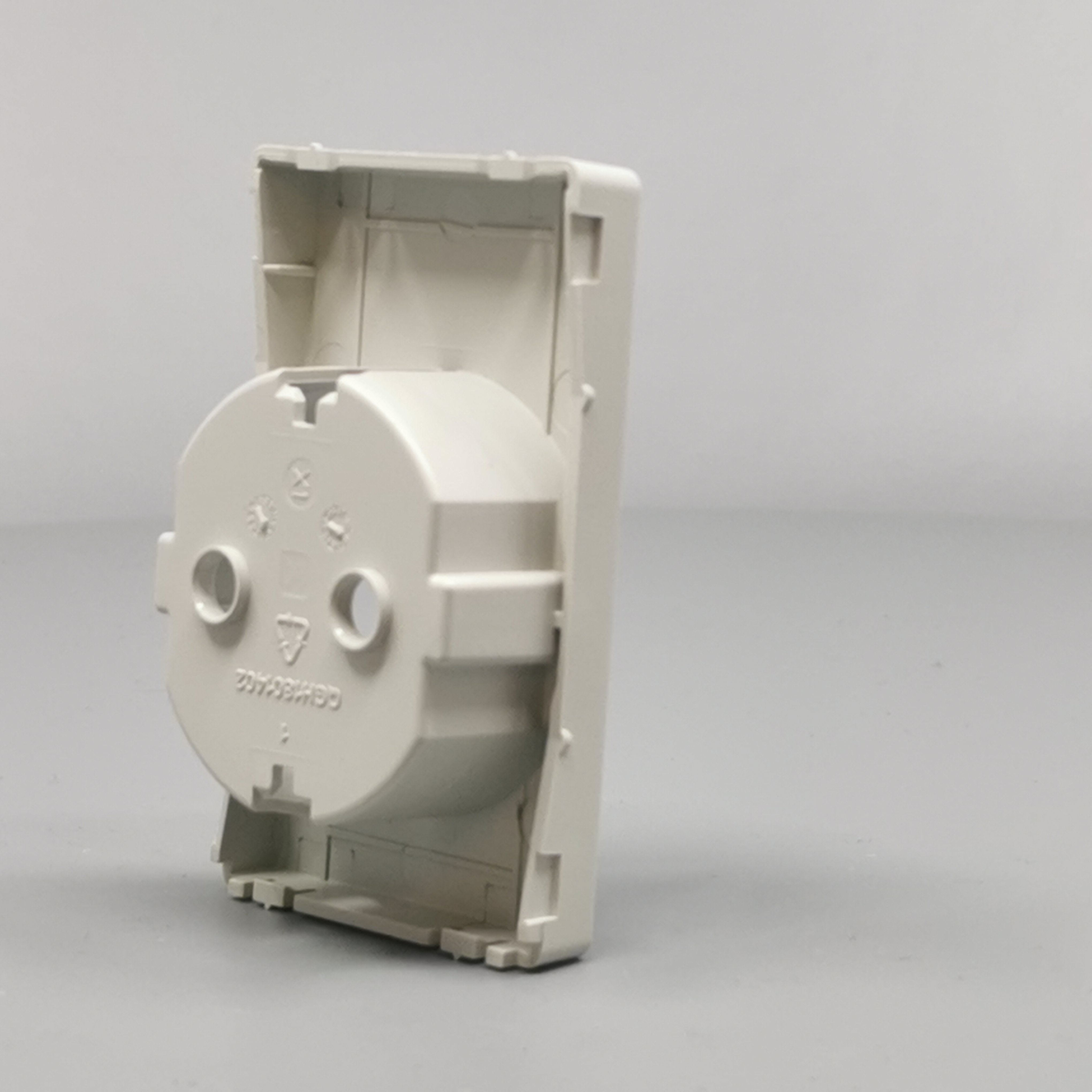 LK Fuga afdækning til 1½m stikkontakt med sidejord - lysegrå